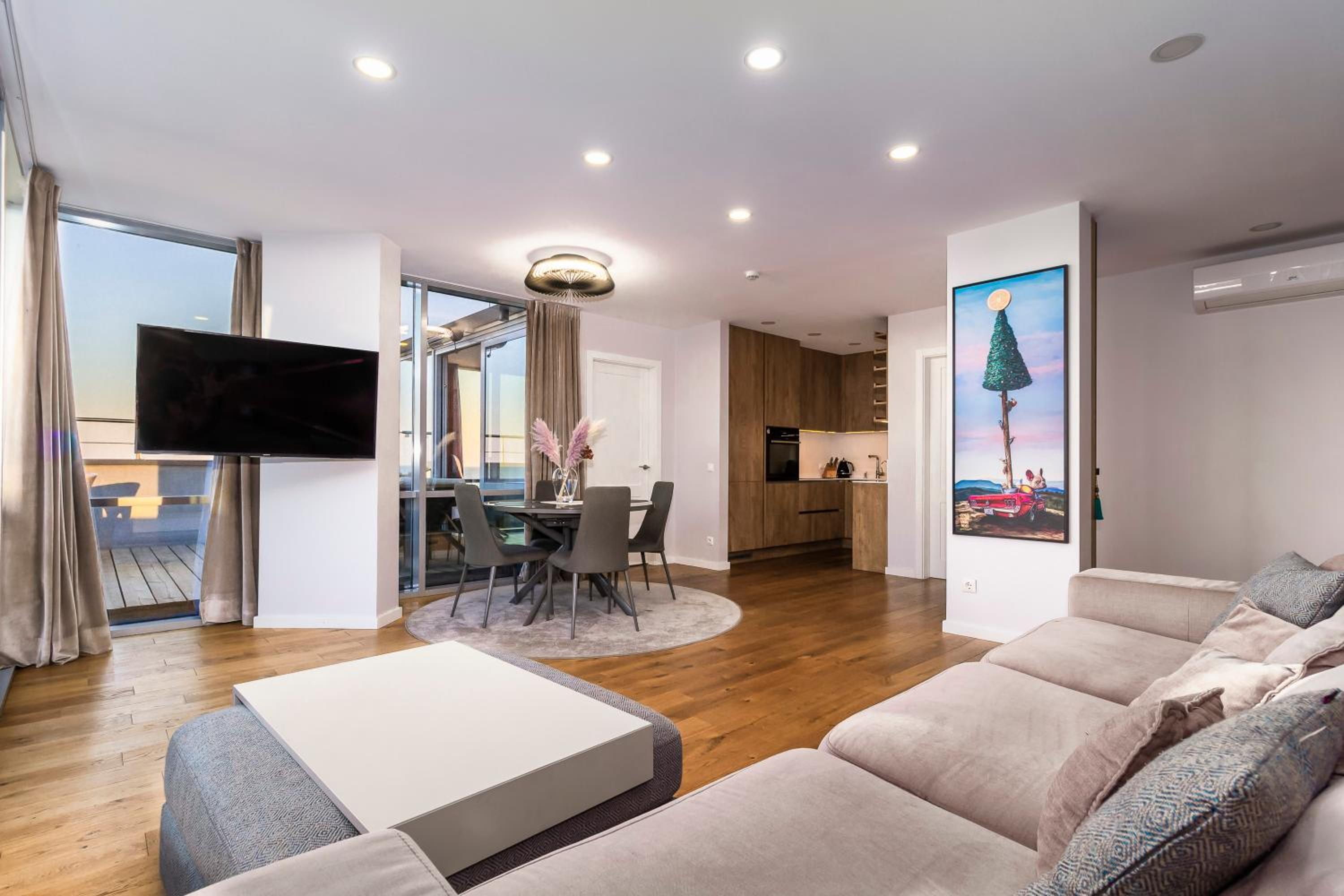 Elija Penthouse with Sea View & Terrace - Near Beach - Free Parking