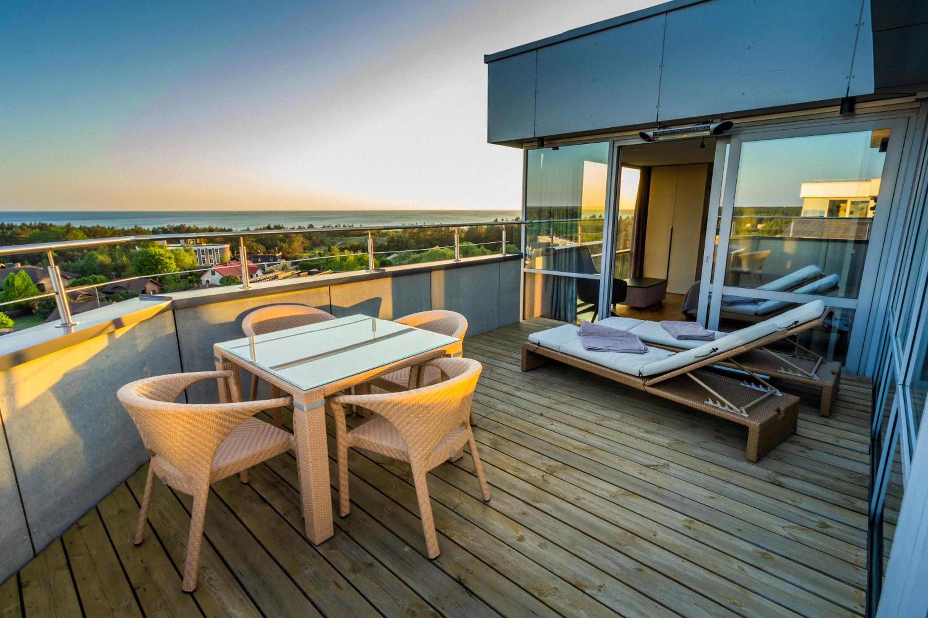 Elija Penthouse with Sea View & Terrace - Near Beach - Free Parking