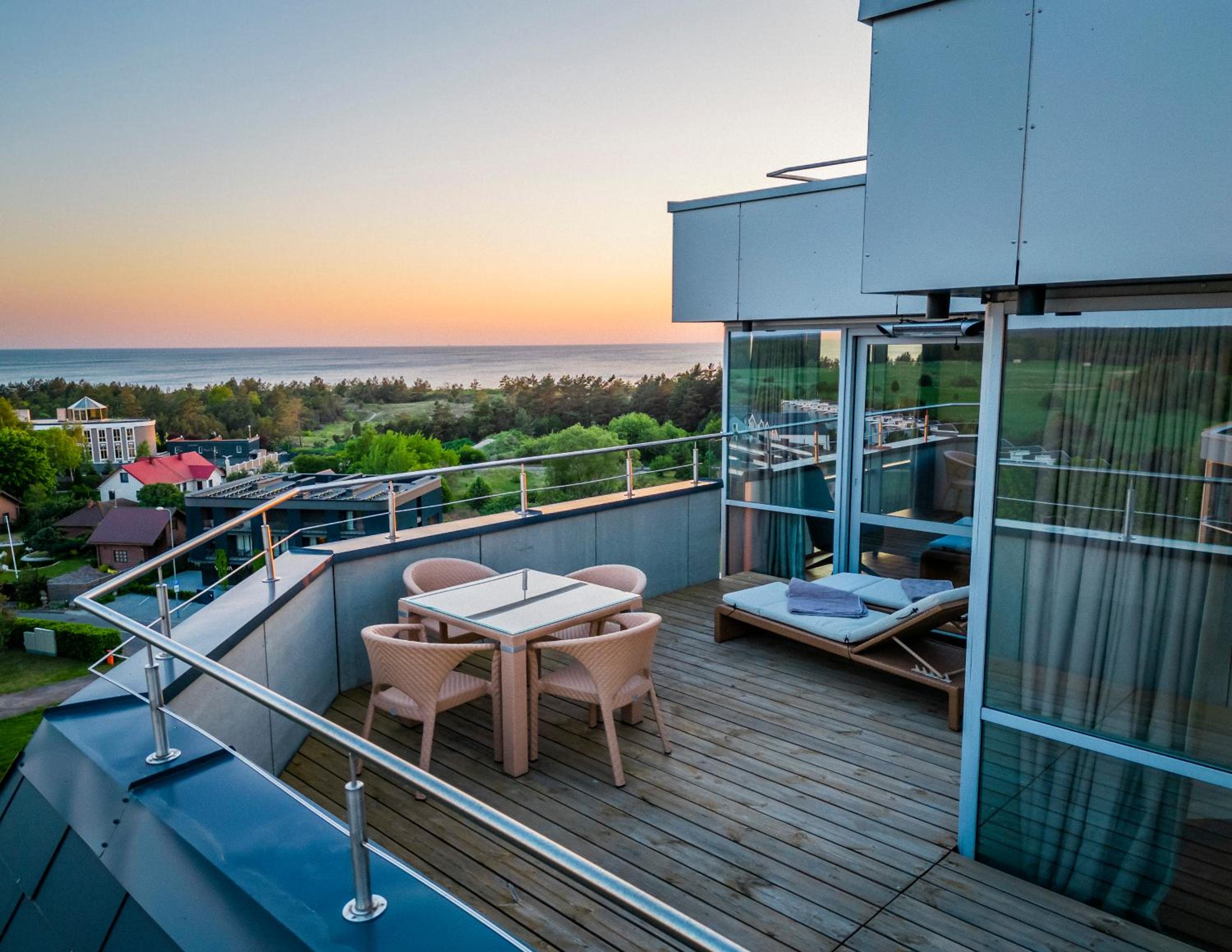 Elija Penthouse with Sea View & Terrace - Near Beach - Free Parking