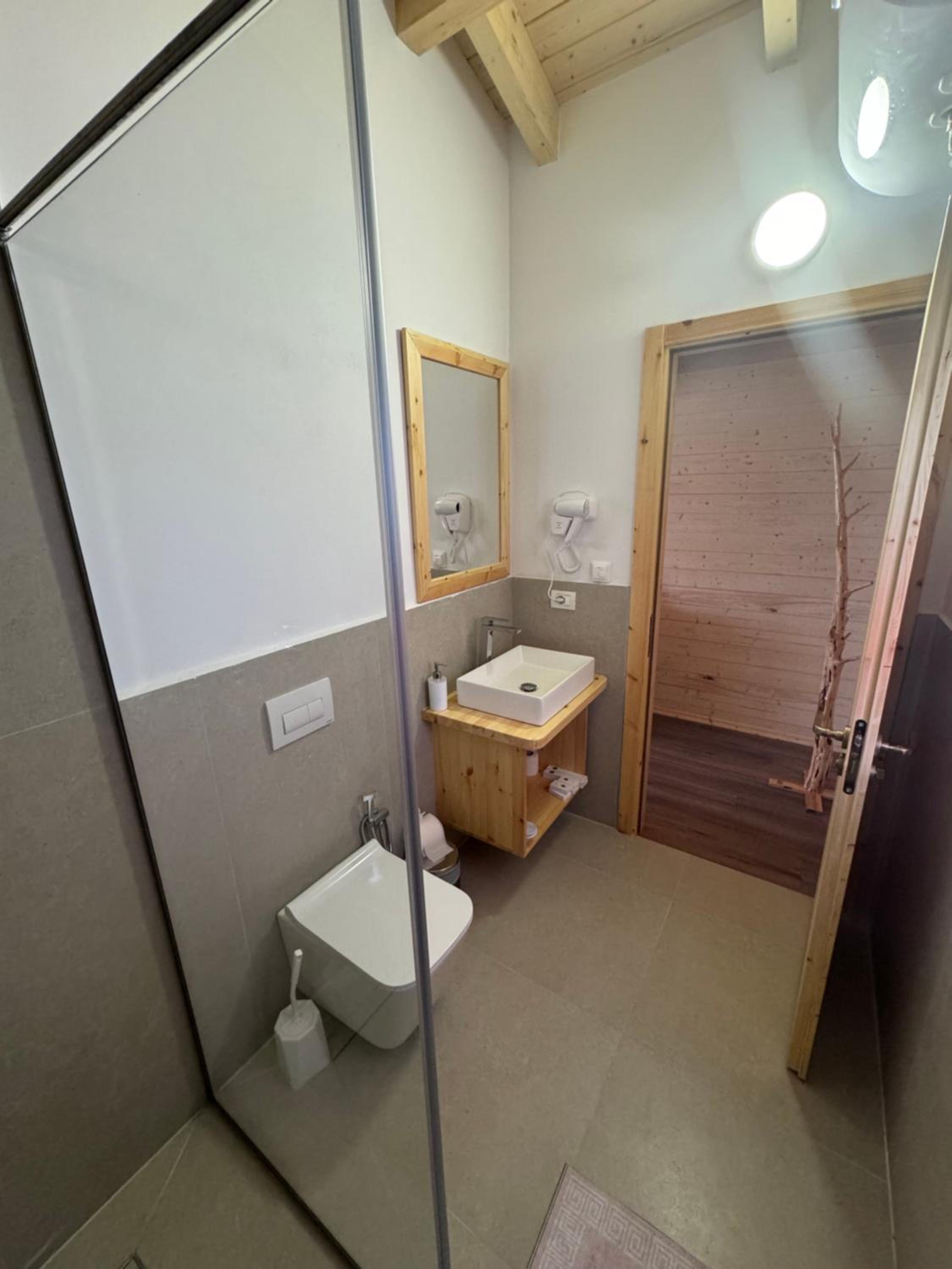 Fishta Guesthouse - Mrizi i Zanave