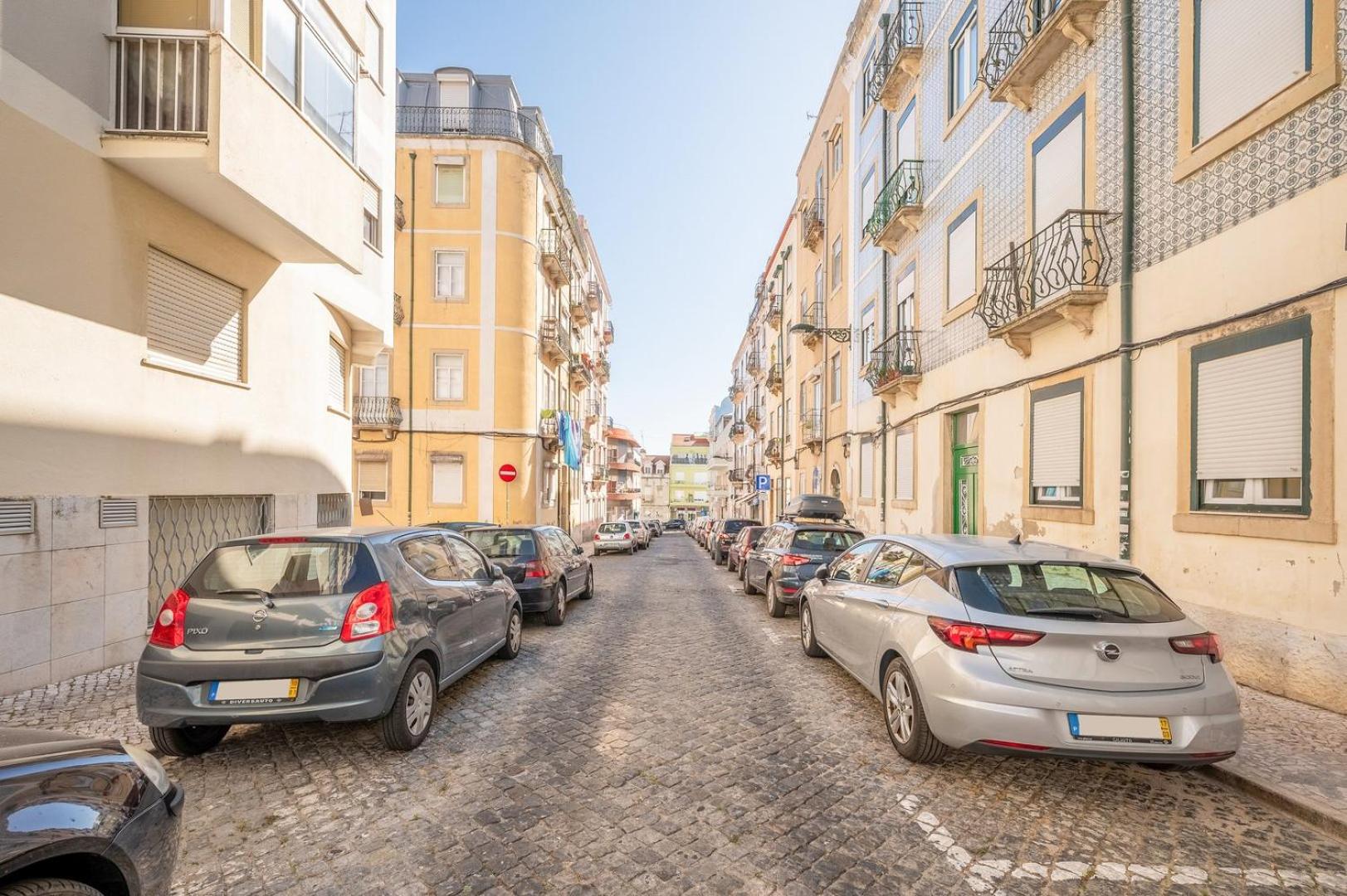 Lisbon Vacations - GuestReady - Captain's residence 1E near Alfama - Property Image 1