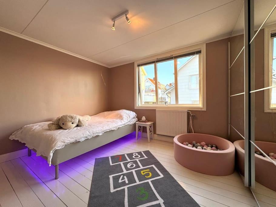 Centralt belägen villa i Kungshamn med hög standard!