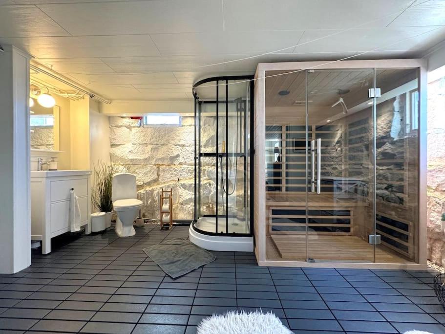 Centralt belägen villa i Kungshamn med hög standard!