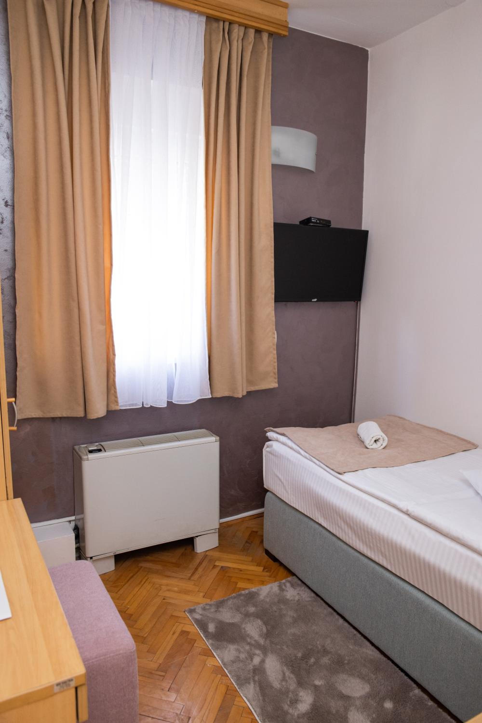 Motel New Sanatron