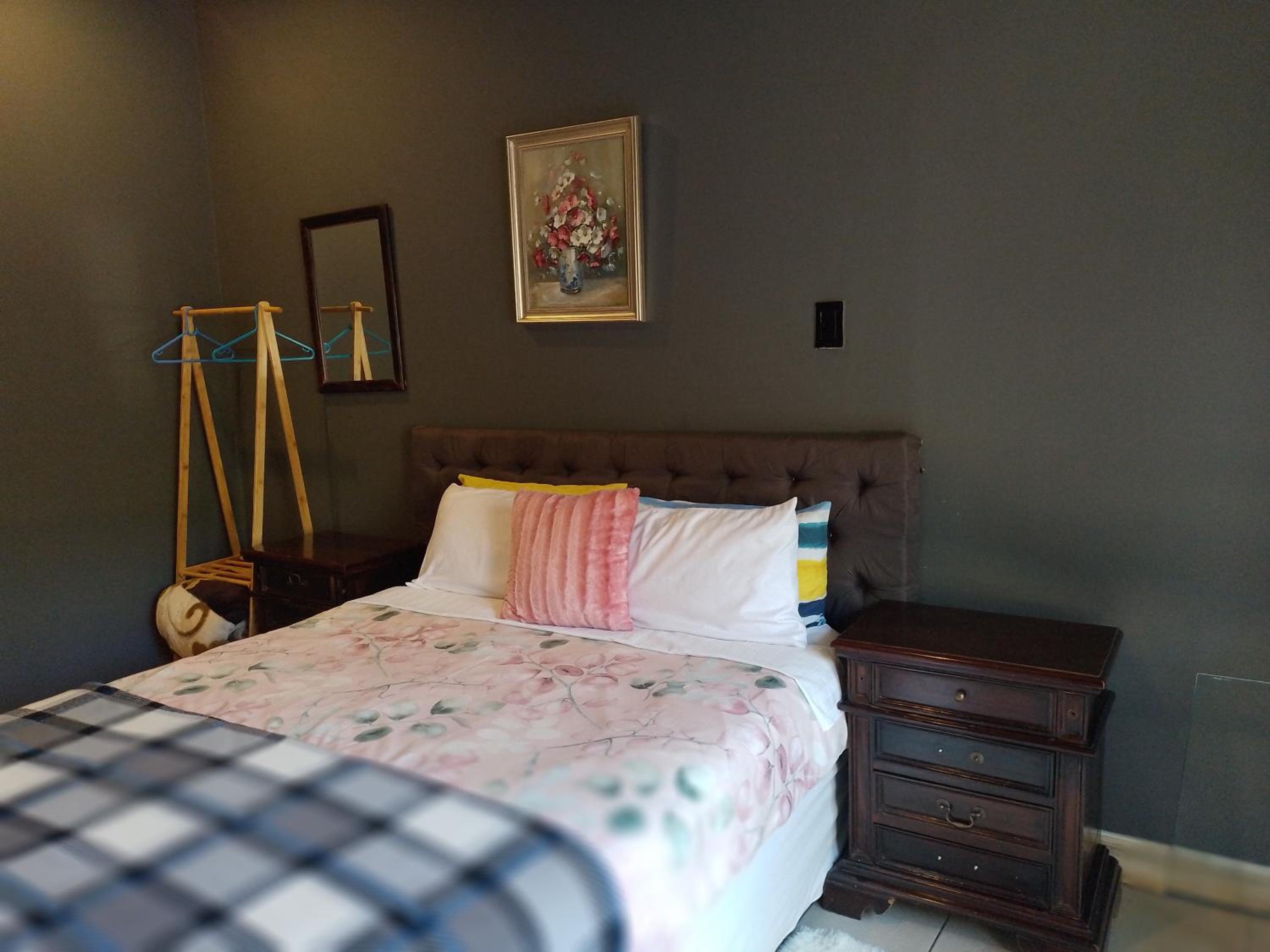 Aloha Menlyn Lodge Ensuite Rooms with shower all with own entrance and unlimited free WiFi view 2