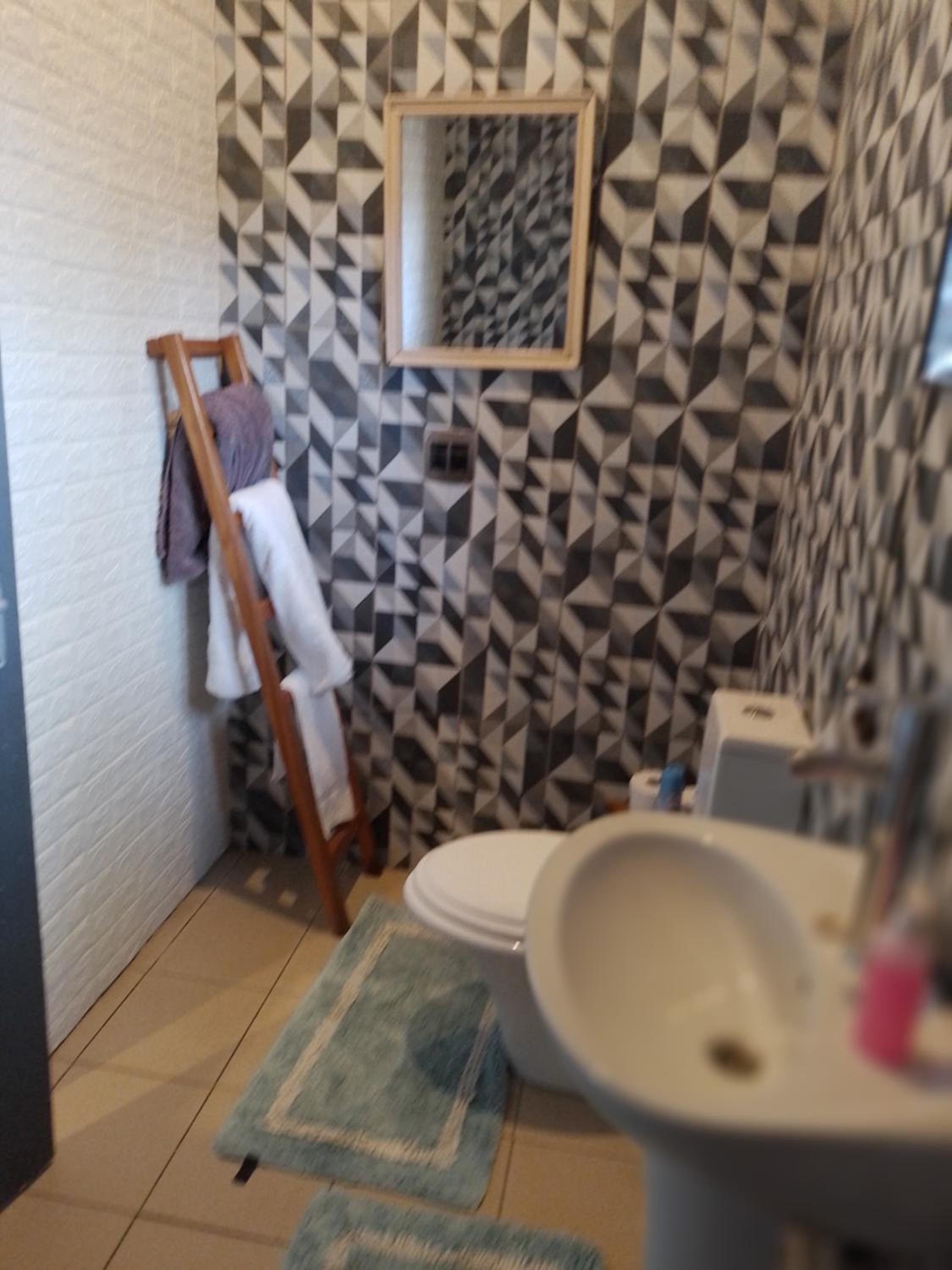 Aloha Menlyn Lodge Ensuite Rooms with shower all with own entrance and unlimited free WiFi view 3