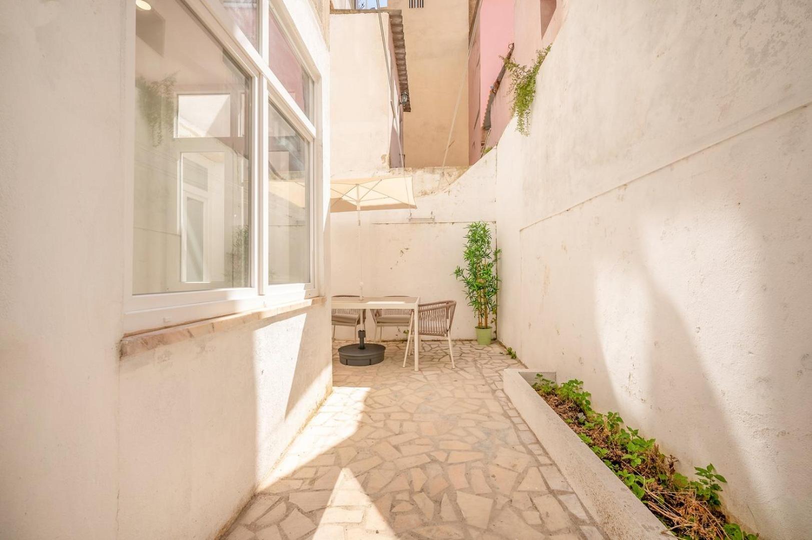 GuestReady - Captain's residence R/C near Alfama view 4