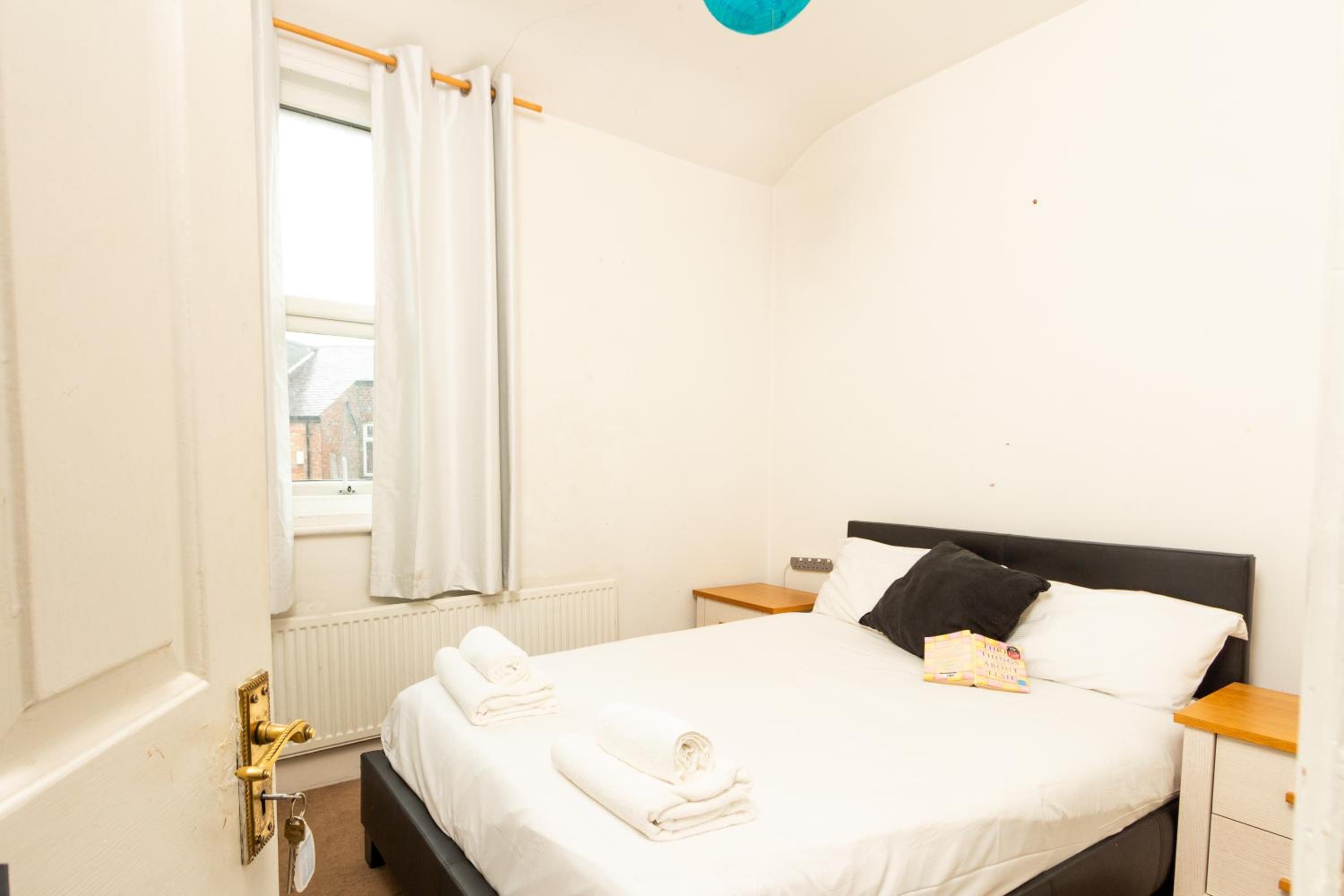 Suite 2 - Chic Private Room near City Centre