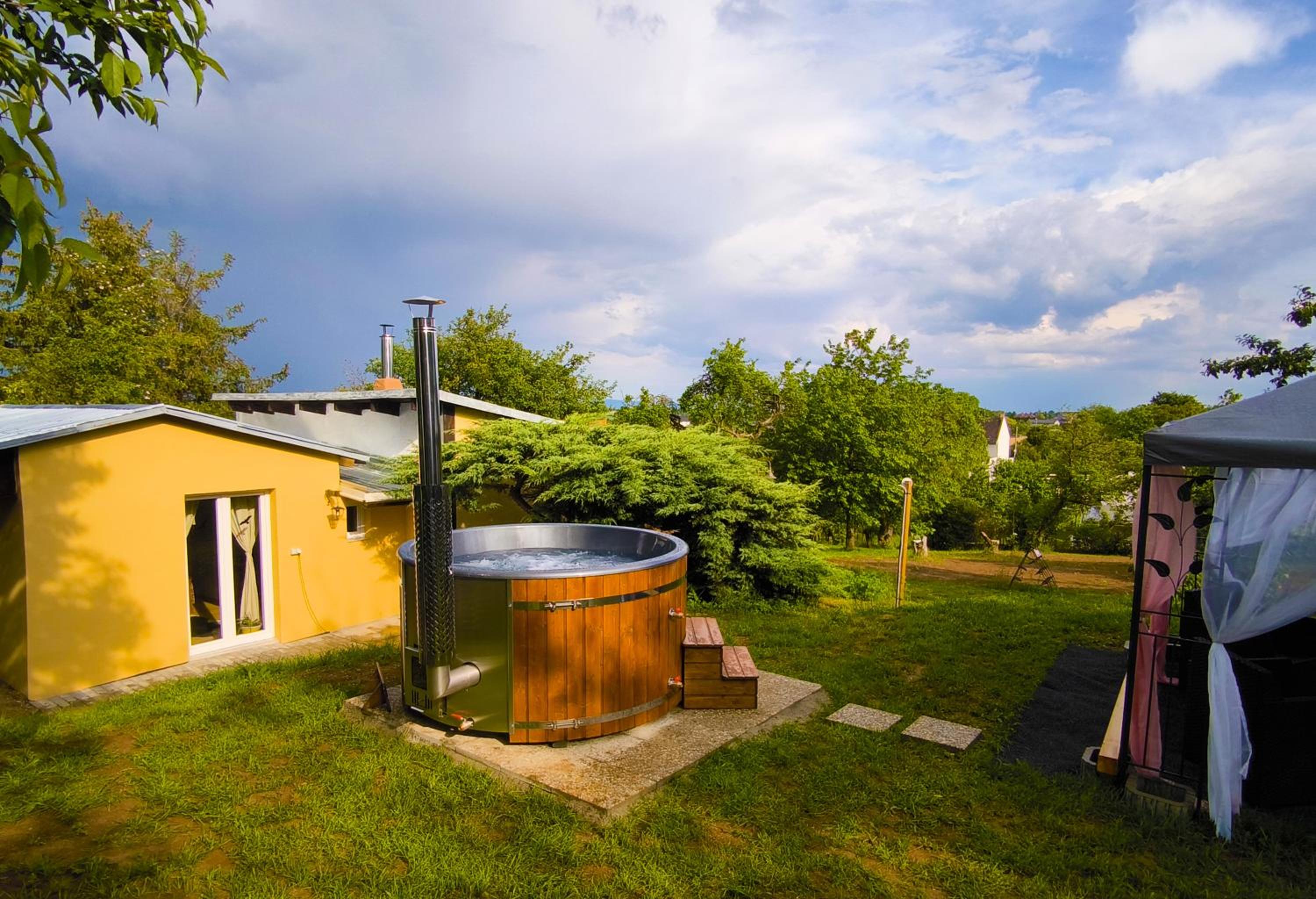 Ranch 66 - Wellness chata Arizona ve stylu Divokého Západu s koupacím sudem a saunou