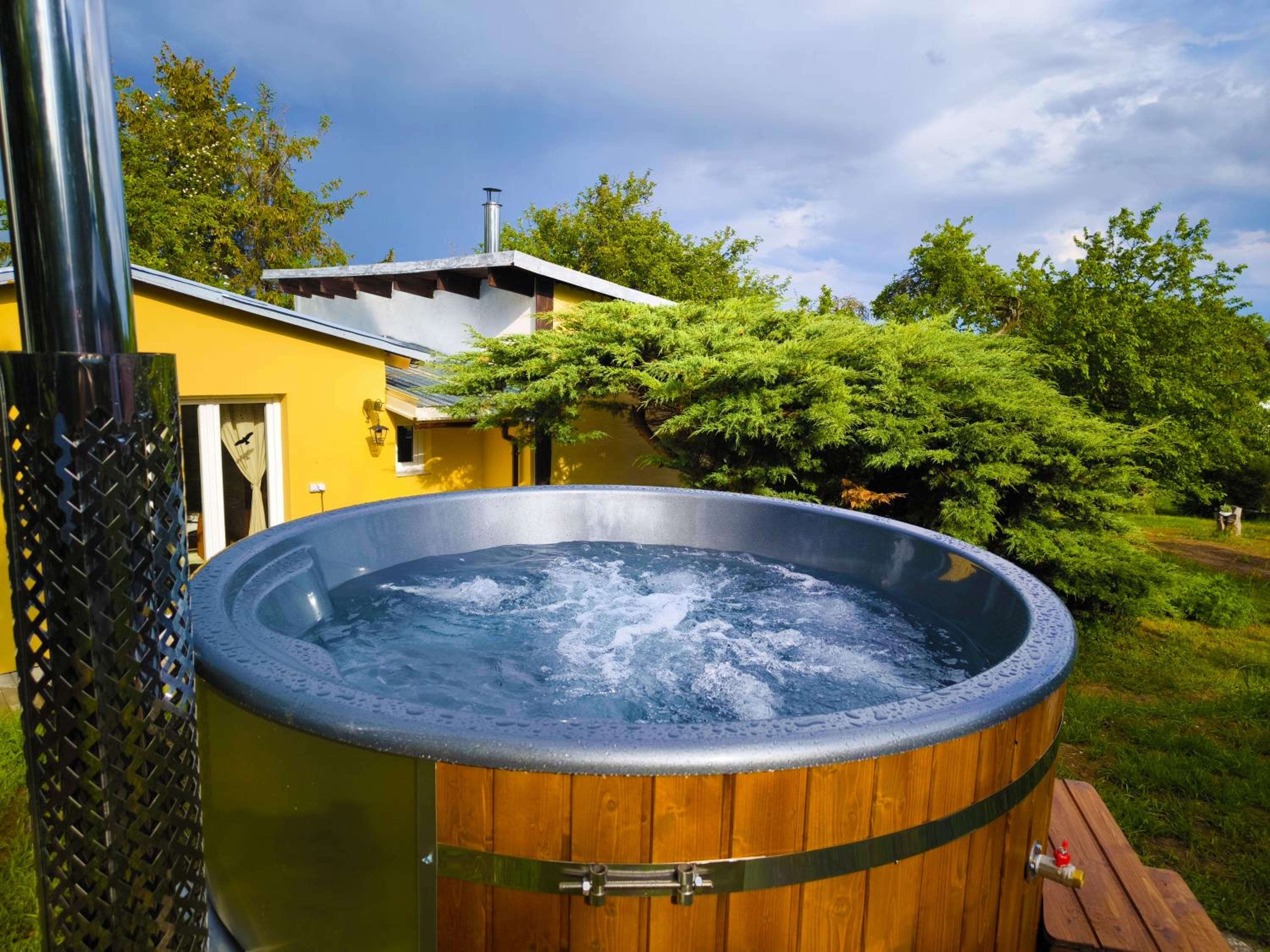 Ranch 66 - Wellness chata Arizona ve stylu Divokého Západu s koupacím sudem a saunou