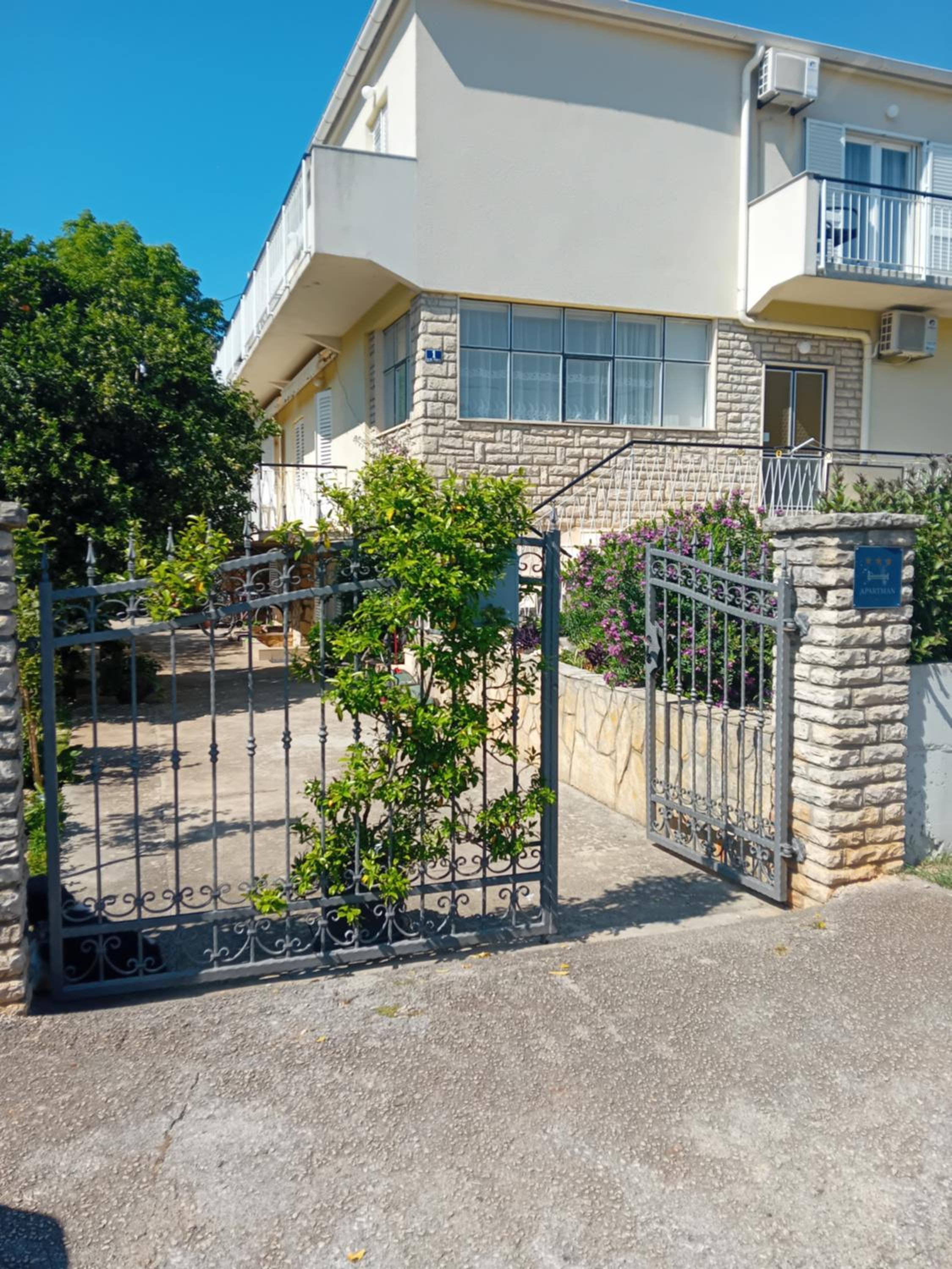 Apartments Angie