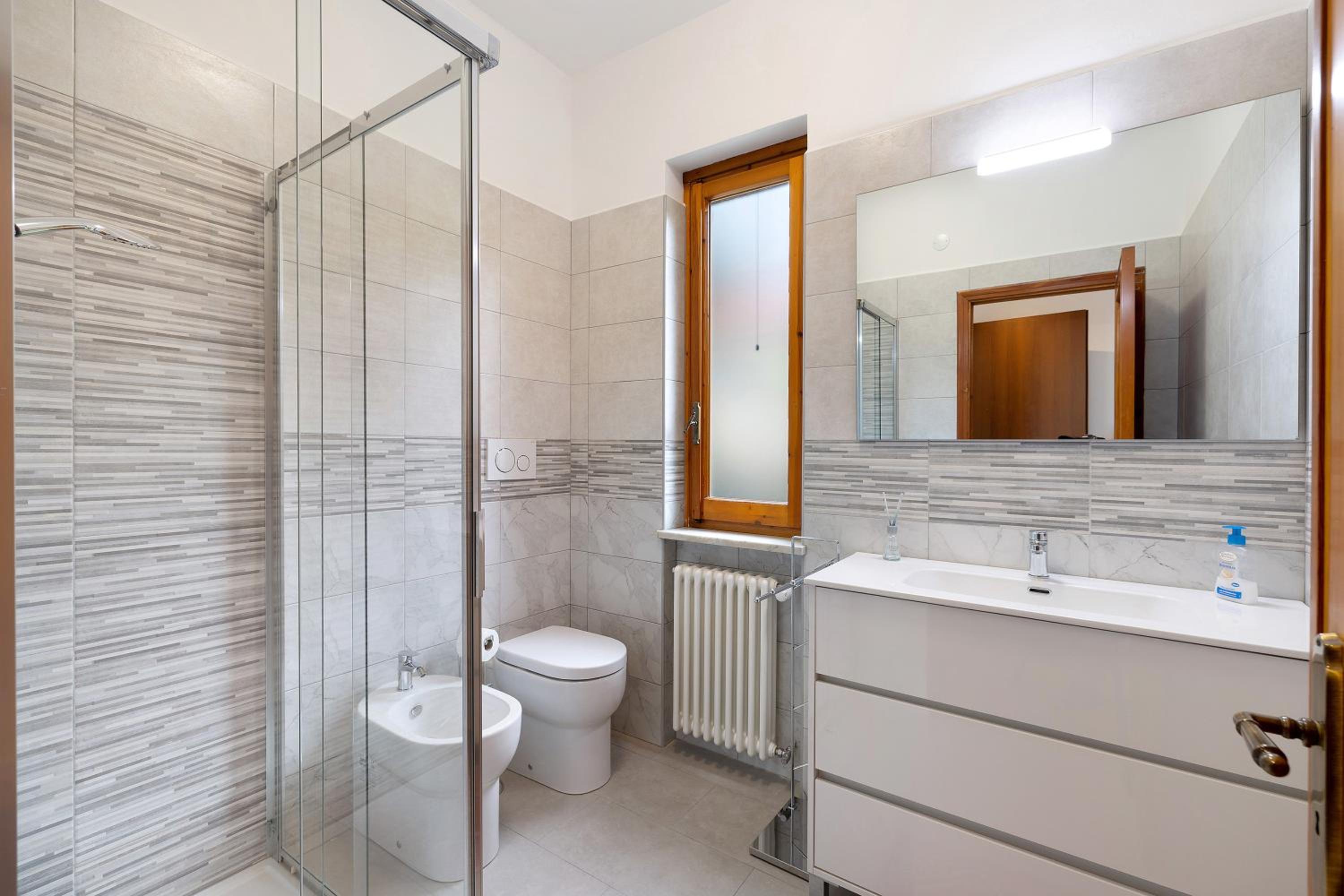 Elena e Joerg 2 en Vezzi Portio — bathroom