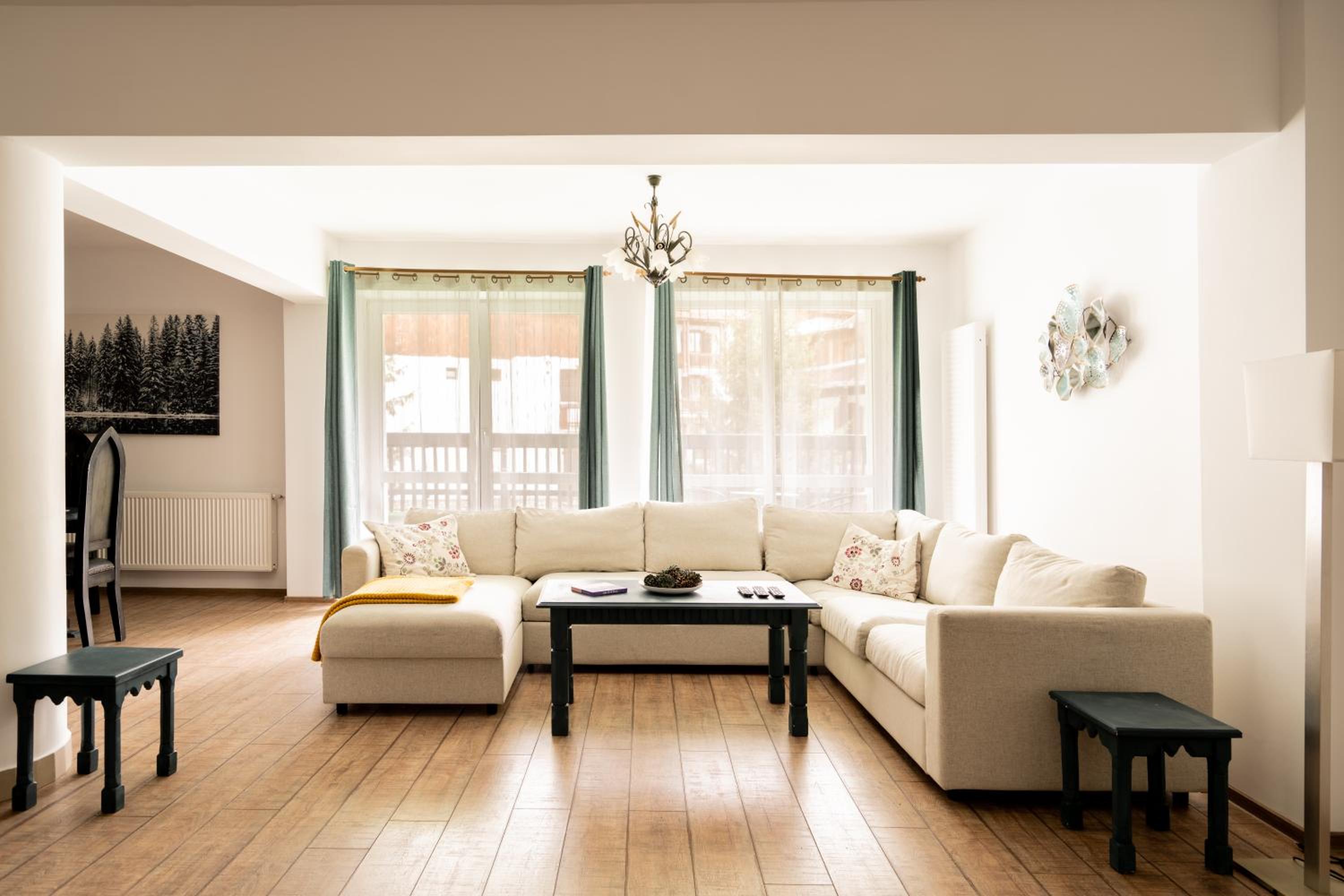 Dinvis Apartments