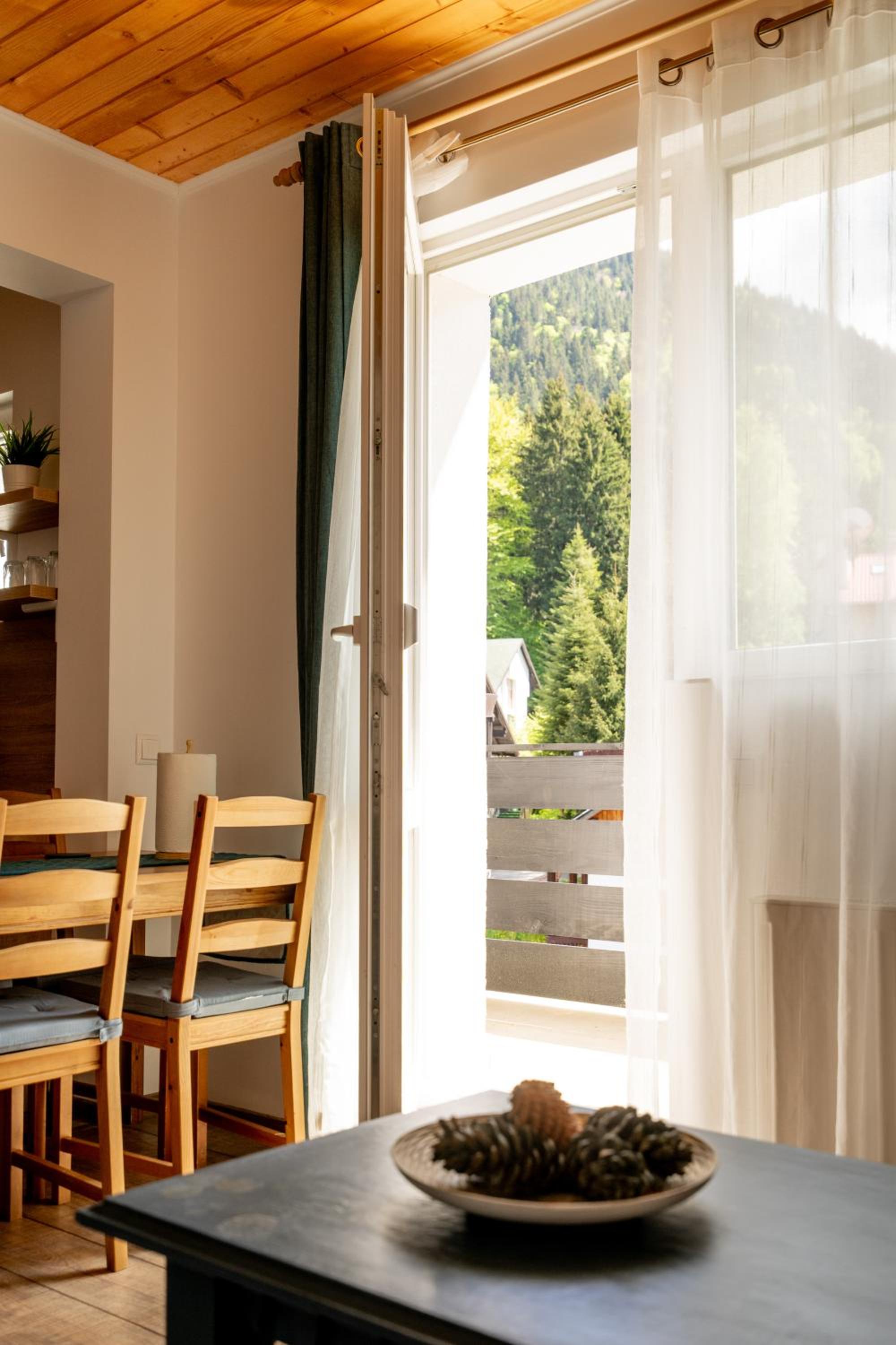 Dinvis Apartments