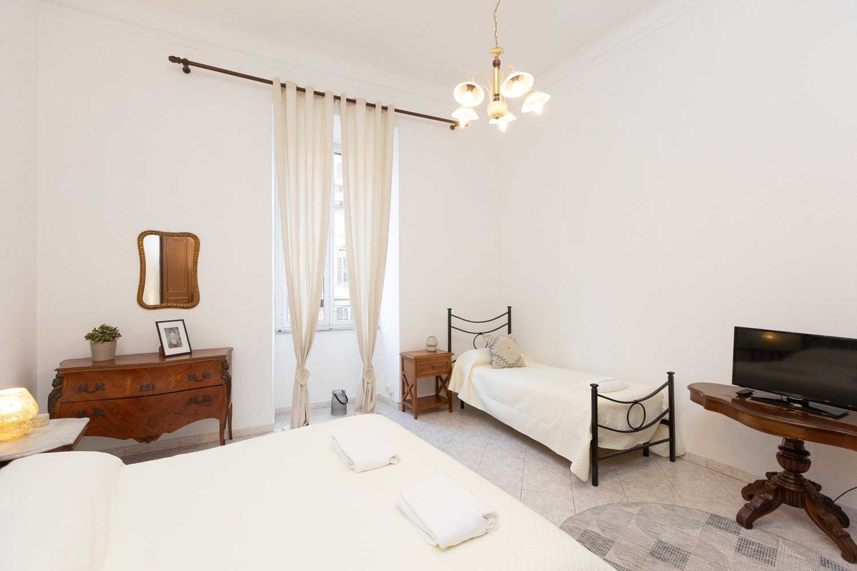 Pietroburgo by Rental in Rome