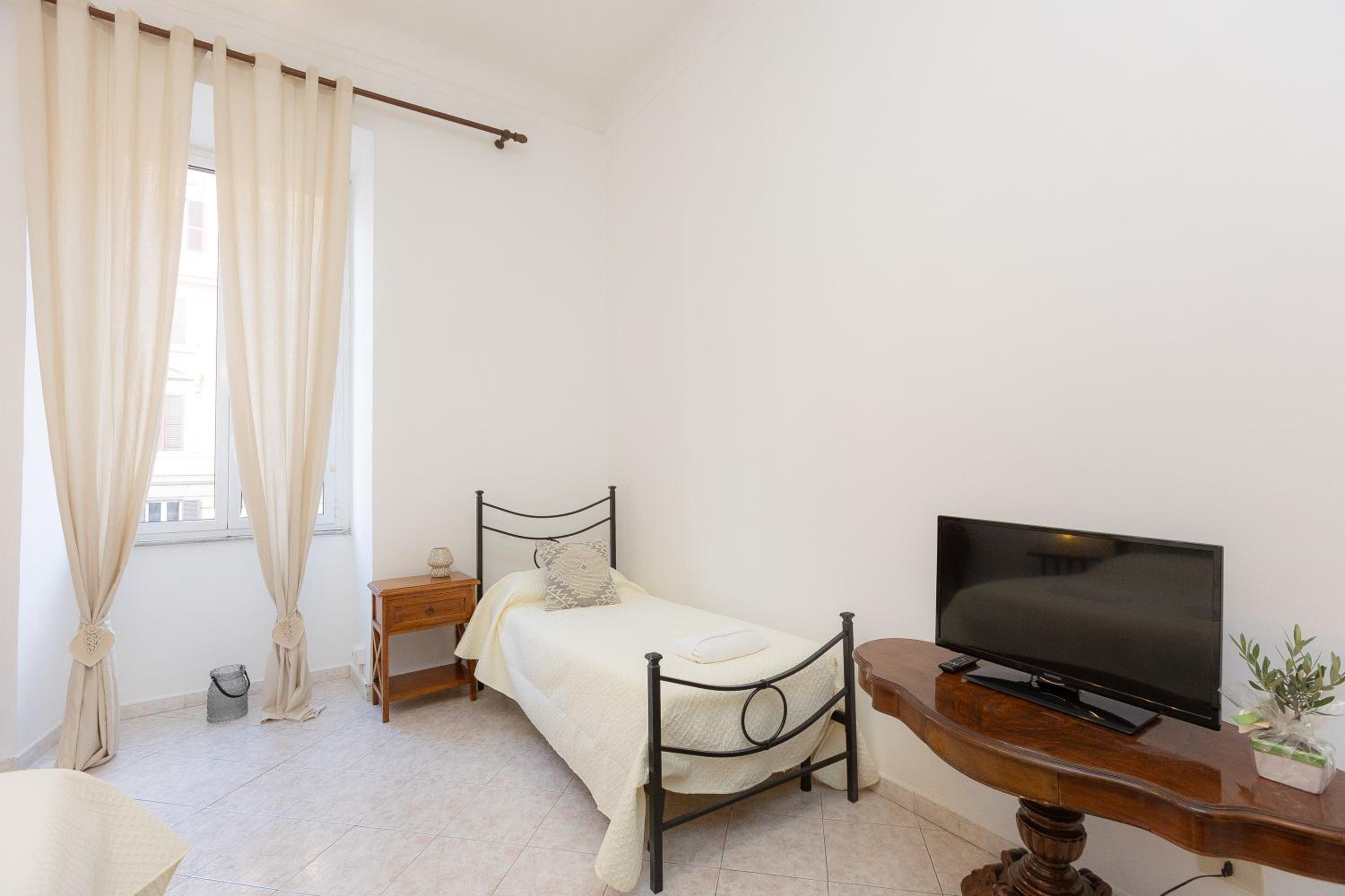 Pietroburgo by Rental in Rome