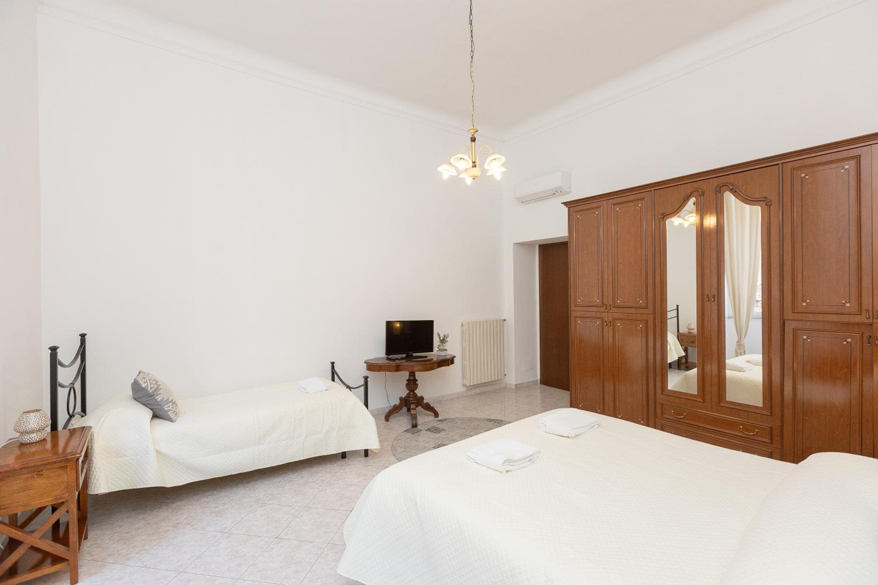 Pietroburgo by Rental in Rome