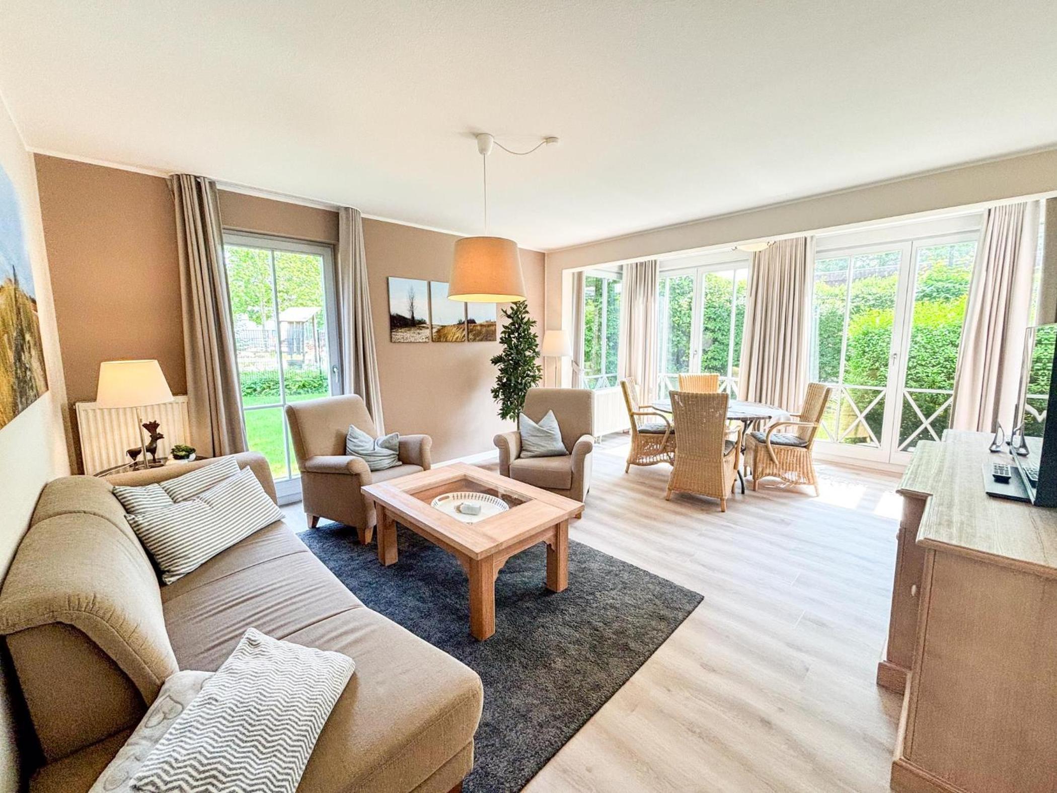 Großzügige Whg. mit verglaster Veranda, geschützter Terrasse