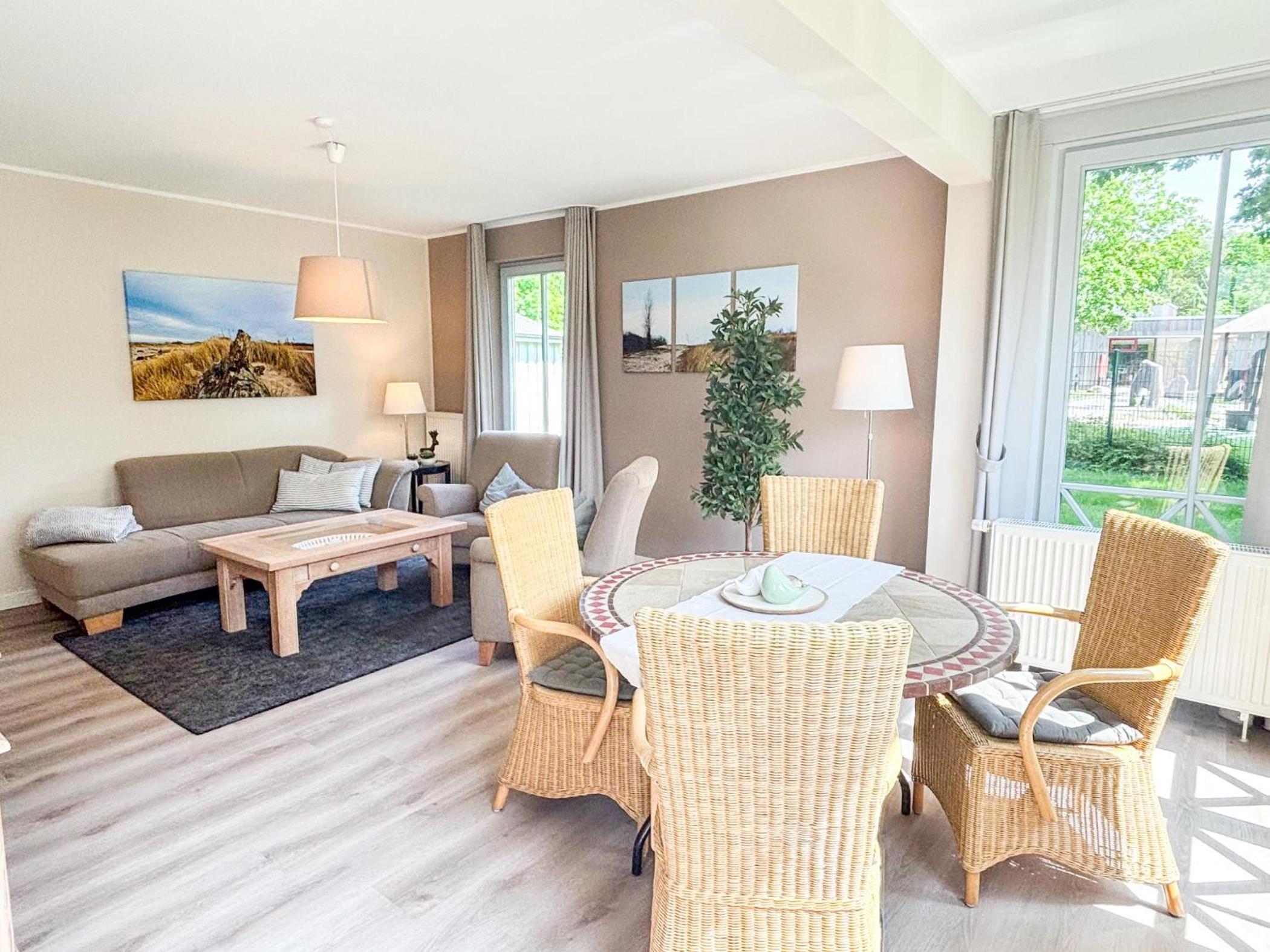 Großzügige Whg. mit verglaster Veranda, geschützter Terrasse