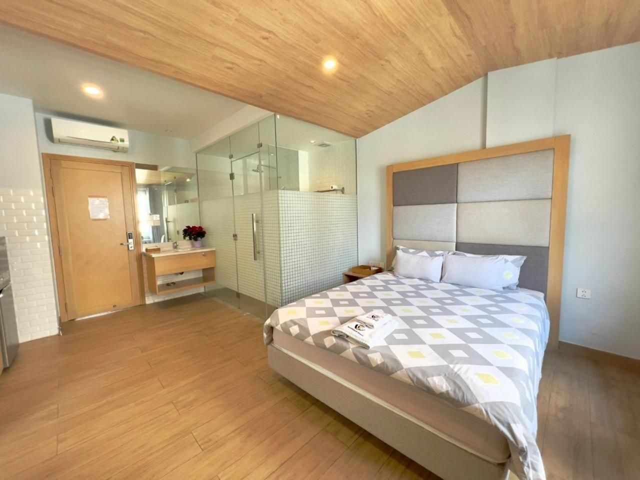 7 Apartment