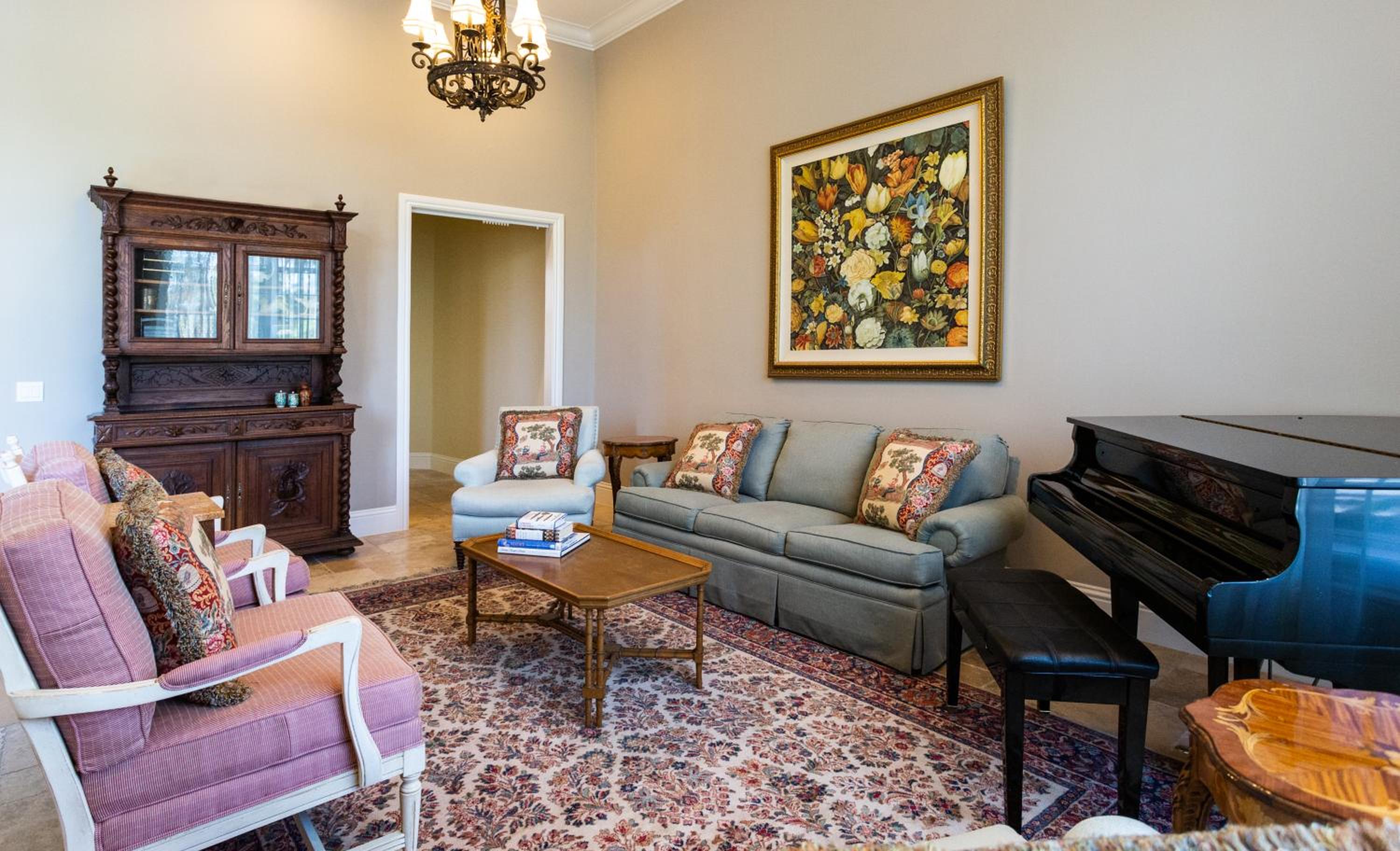Knickerbocker Estate - Exclusive 9 BR Getaway in Naples! Enjoy Private Pool, Outdoor Dining and Expansive Grounds Experience Tranquility with Easy Access t view 5