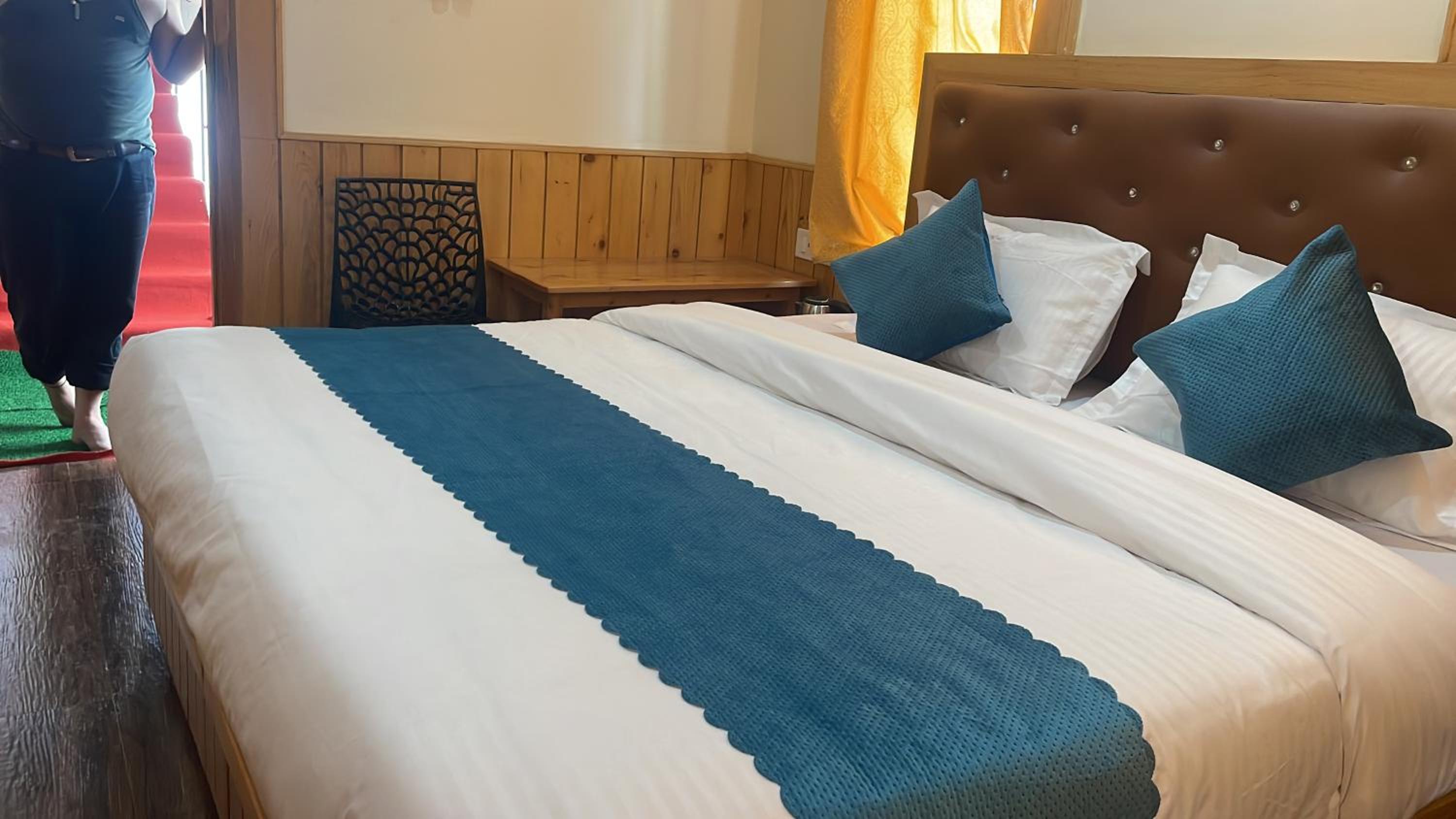 Hotel Diwan Sachpass Himalayan Brothers