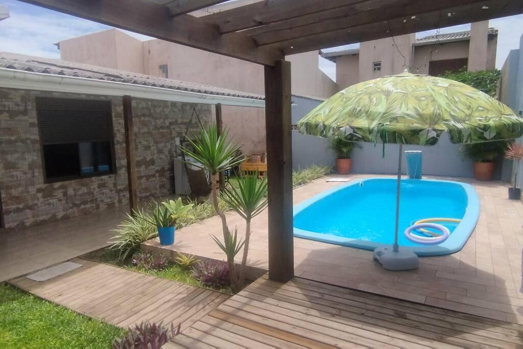 Casa com piscina pertinho do mar Centro de Mariluz