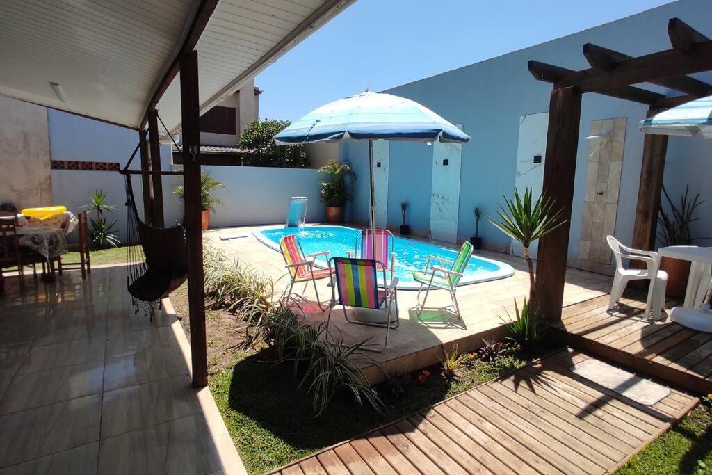 Casa com piscina pertinho do mar Centro de Mariluz