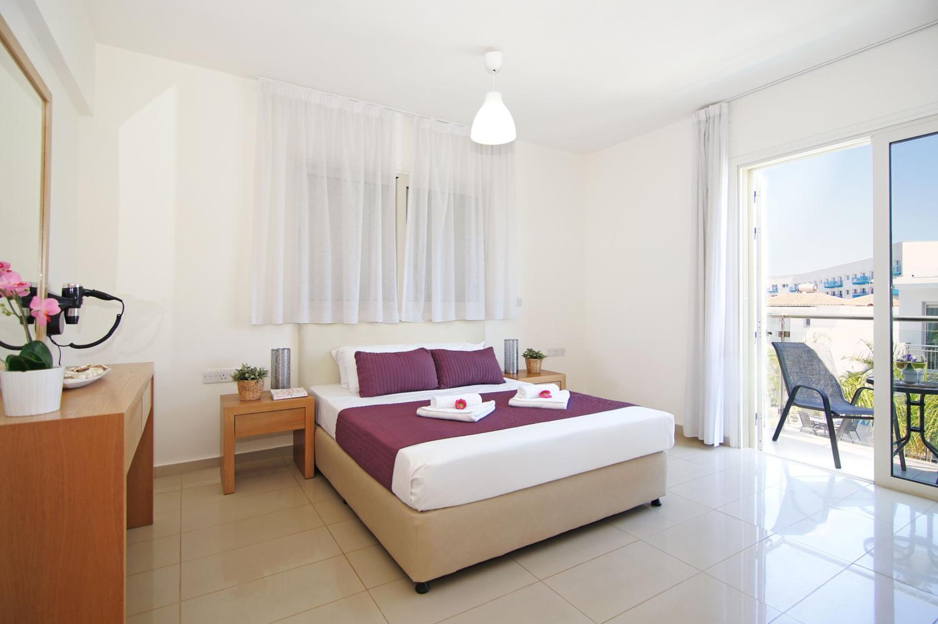 Villa Artemis - 30m from Pernera Beach