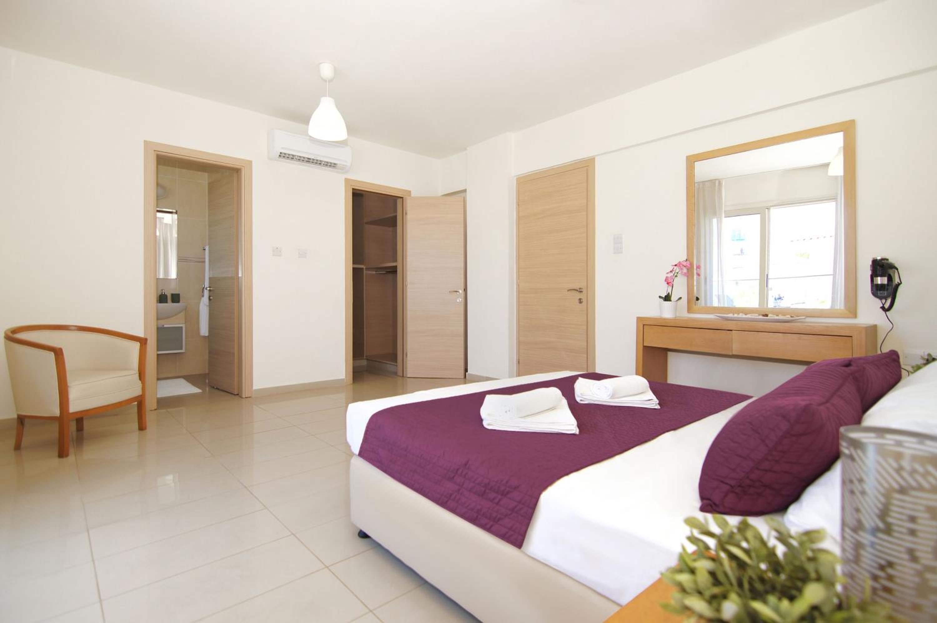 Villa Artemis - 30m from Pernera Beach