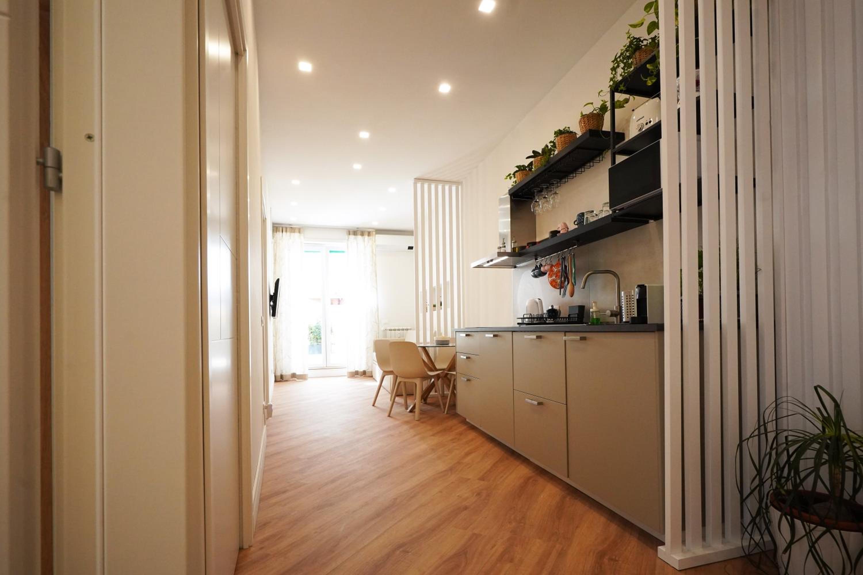 Peaceful 2 Bedrooms with patio, near Metro A
