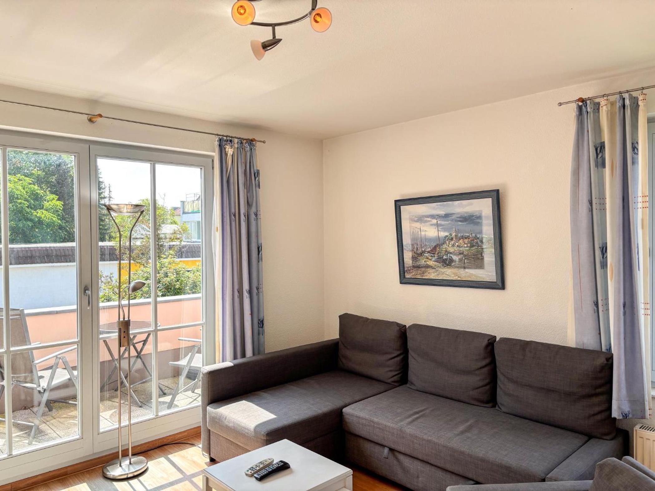 Helle Fewo in toller Lage mit Badewanne und Balkon