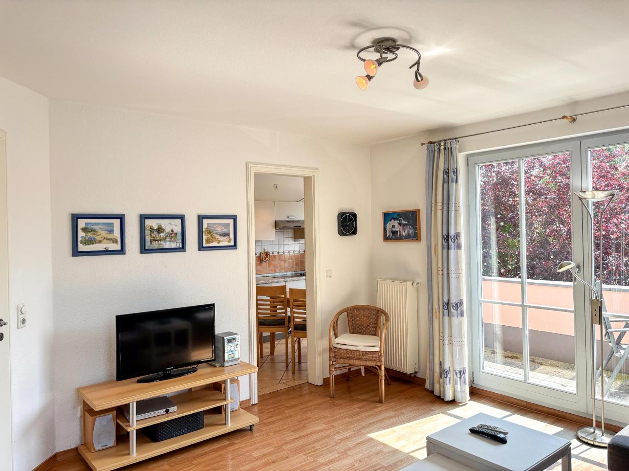 Helle Fewo in toller Lage mit Badewanne und Balkon