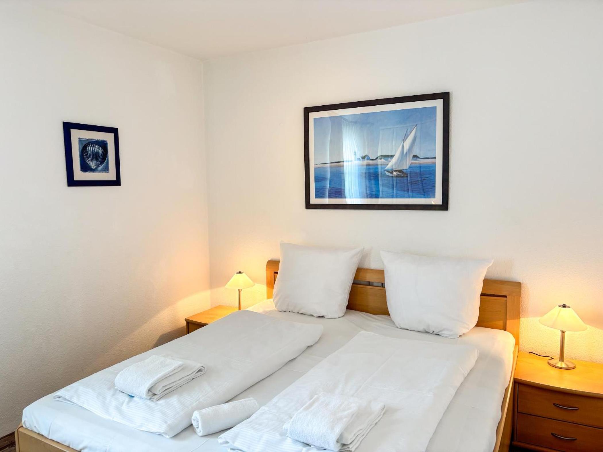 Helle Fewo in toller Lage mit Badewanne und Balkon