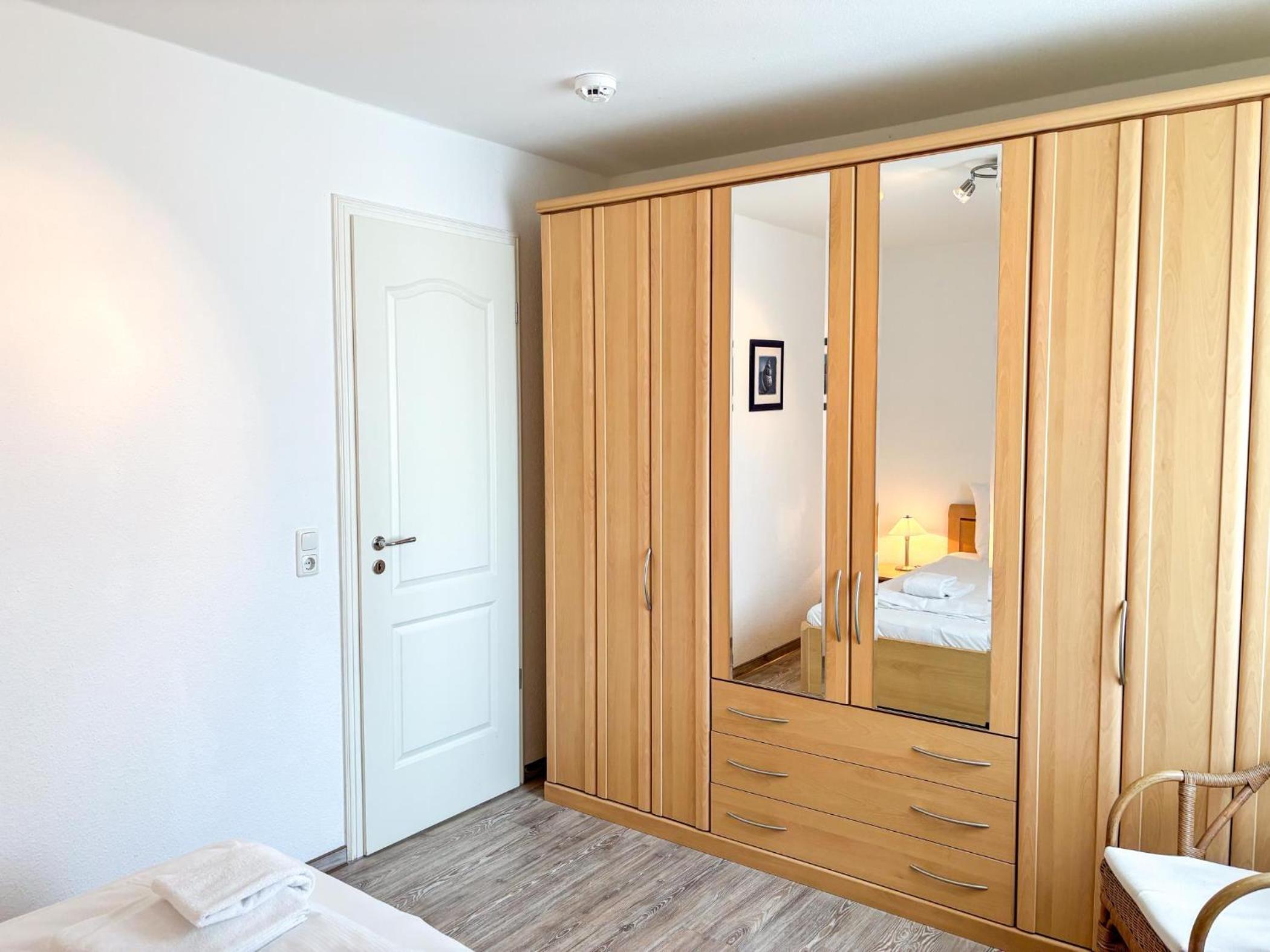 Helle Fewo in toller Lage mit Badewanne und Balkon