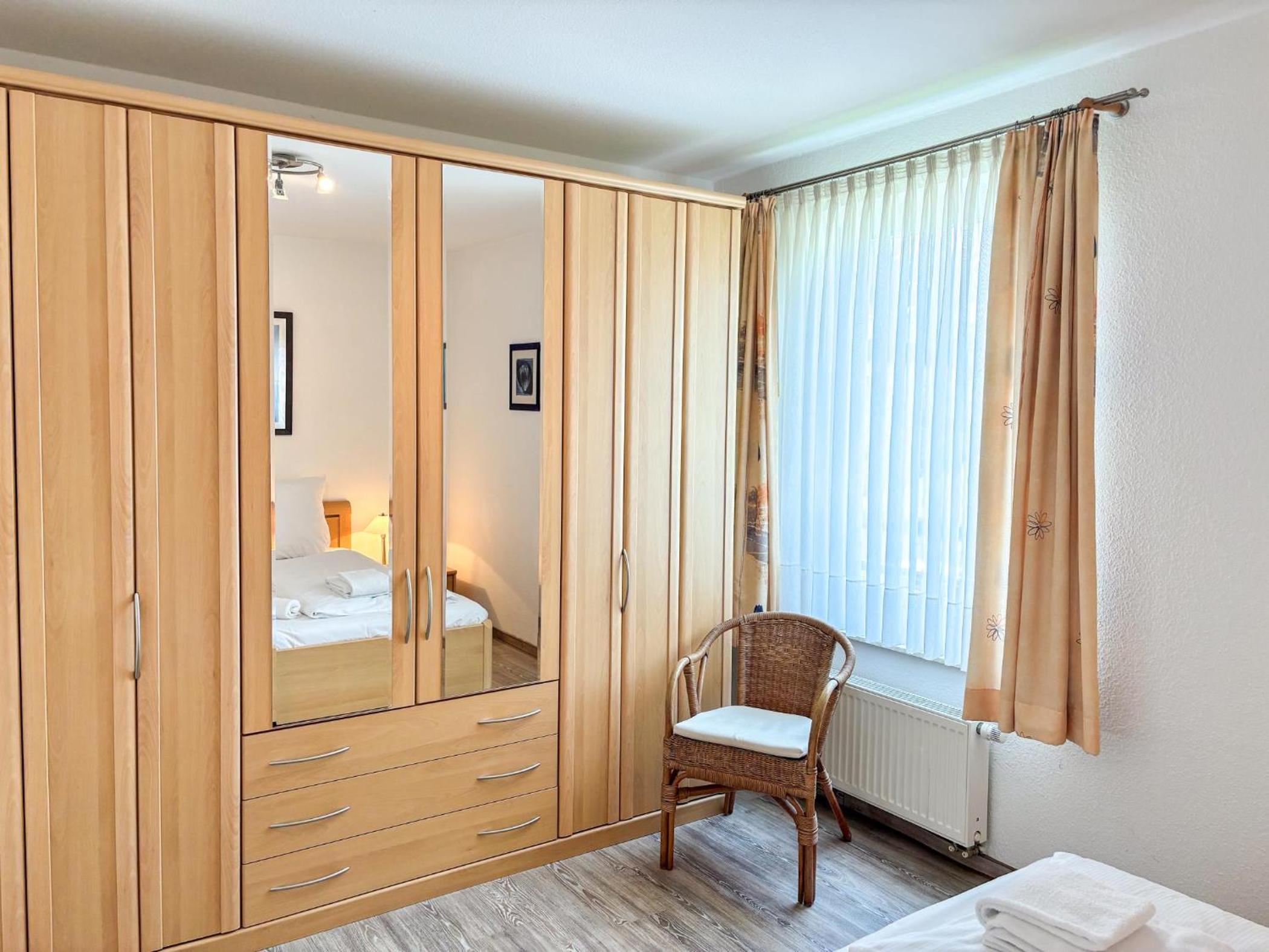 Helle Fewo in toller Lage mit Badewanne und Balkon