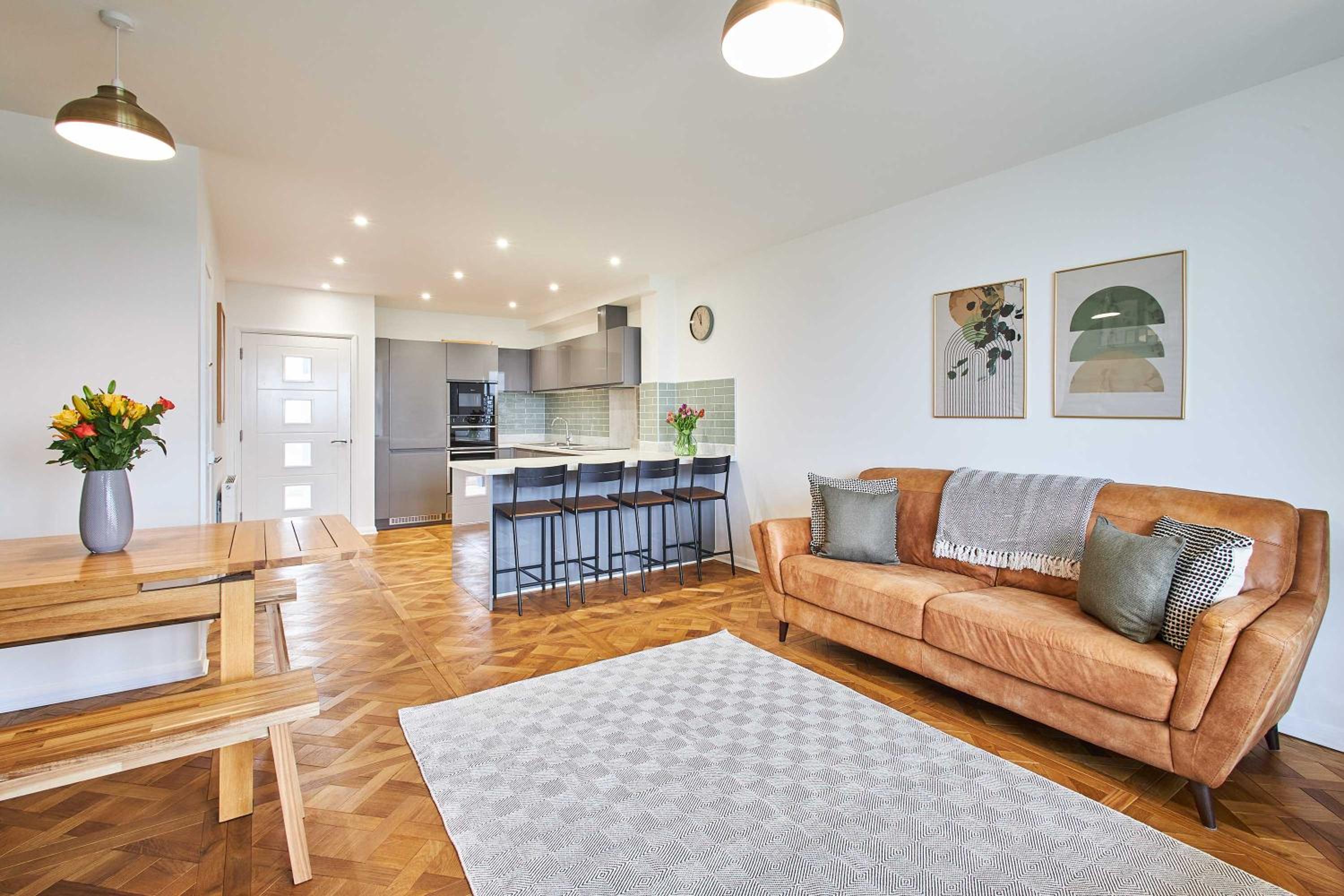 Host & Stay - Empress Point view 4