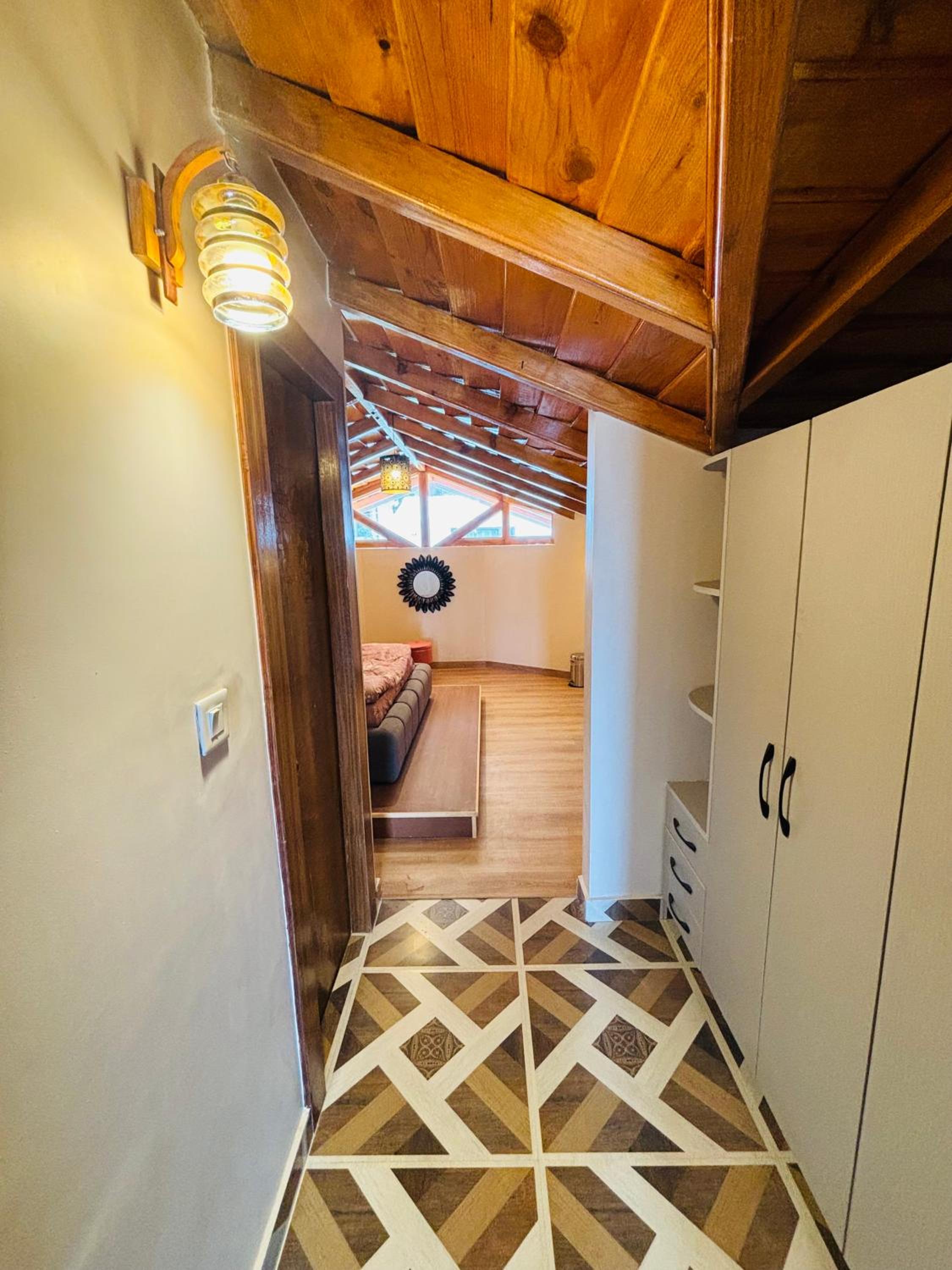 Unravel 3BR Floor Nainital