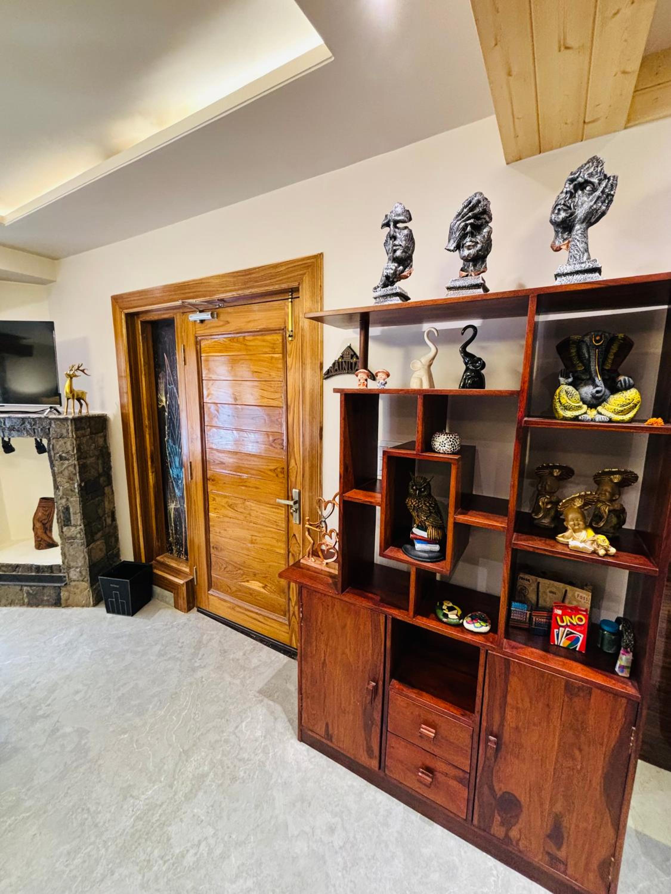 Unravel 3BR Floor Nainital