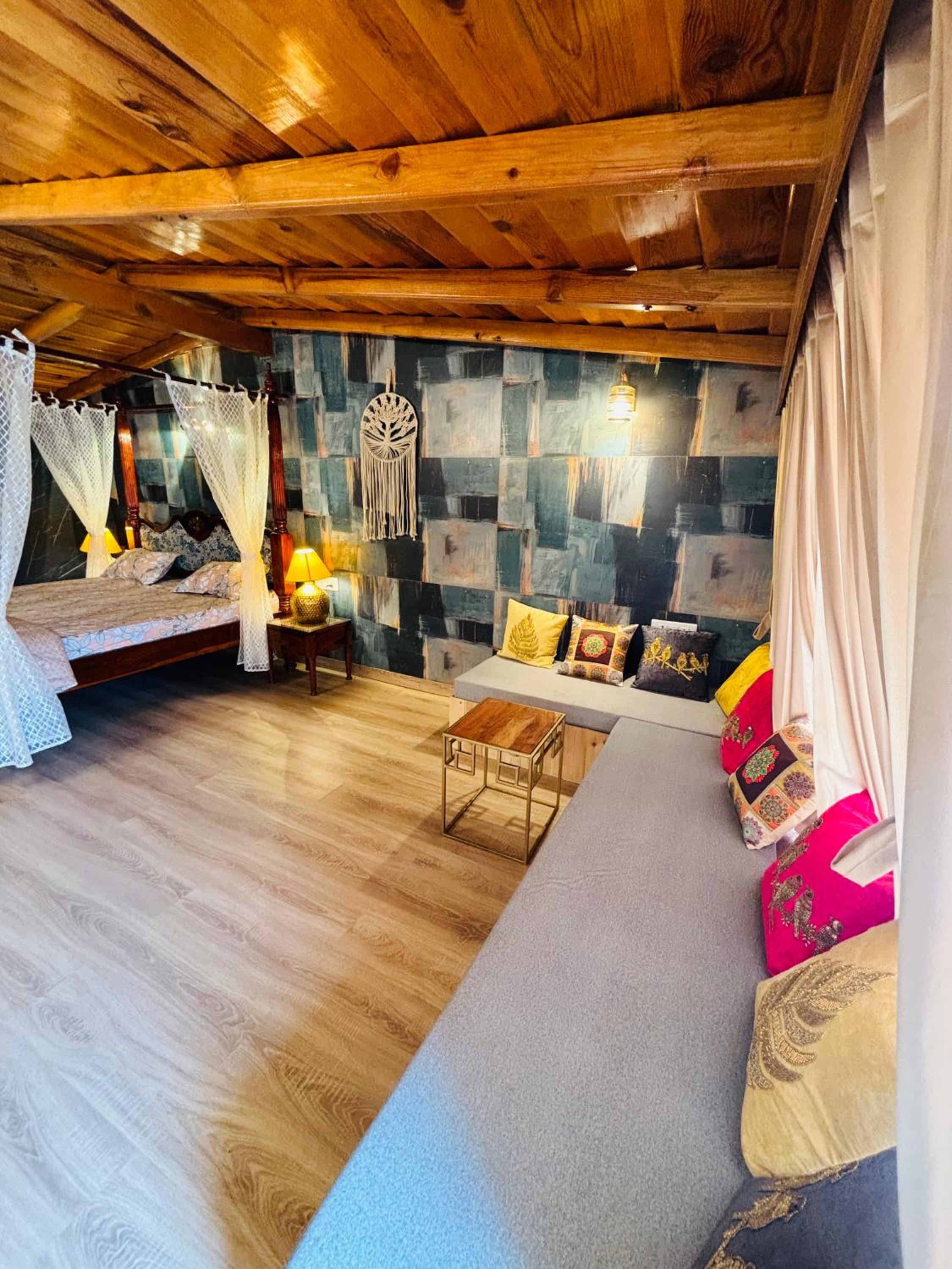 Unravel 3BR Floor Nainital
