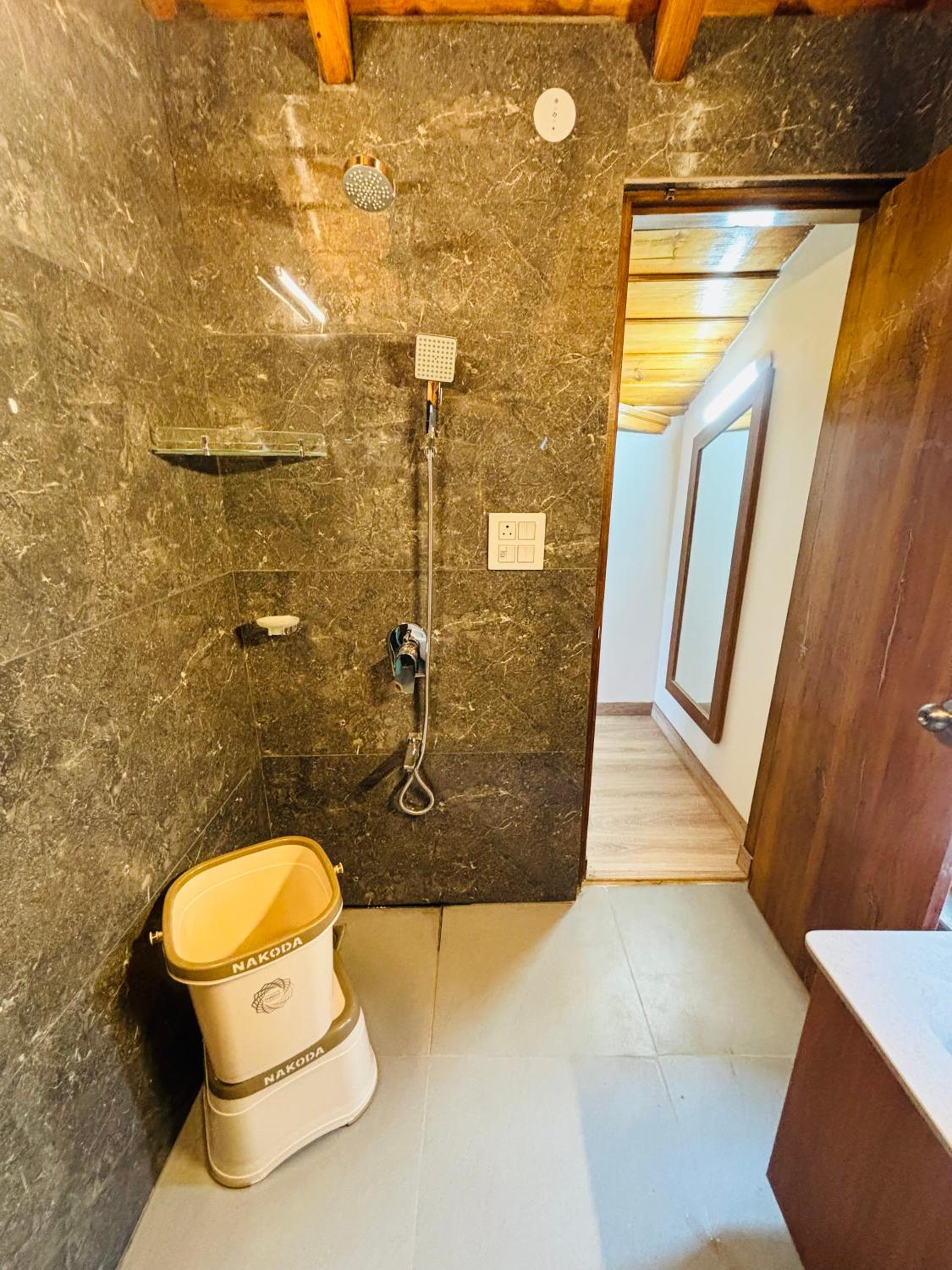 Unravel 3BR Floor Nainital