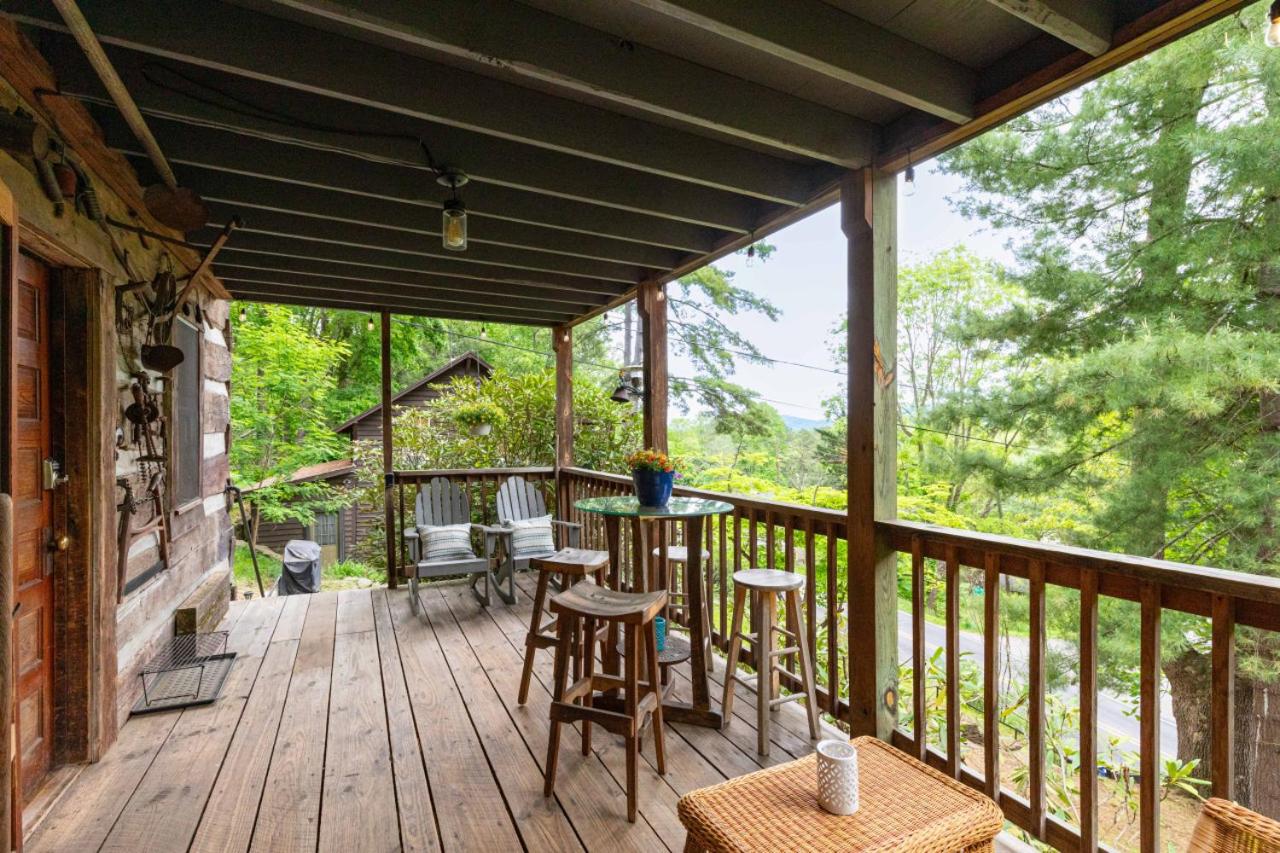 Old Chestnut Cabin at Lake Junaluska view 3