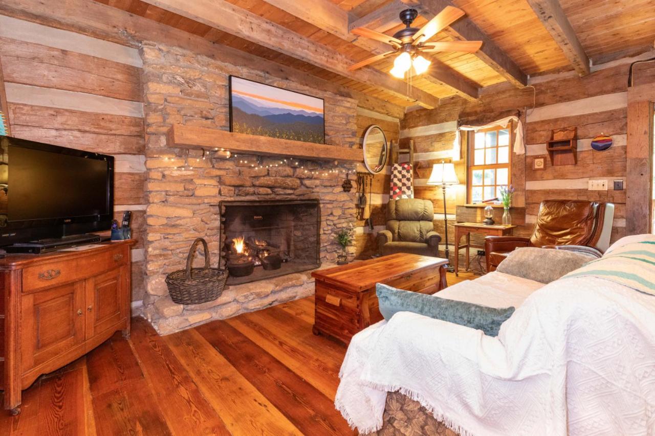 Old Chestnut Cabin at Lake Junaluska view 4