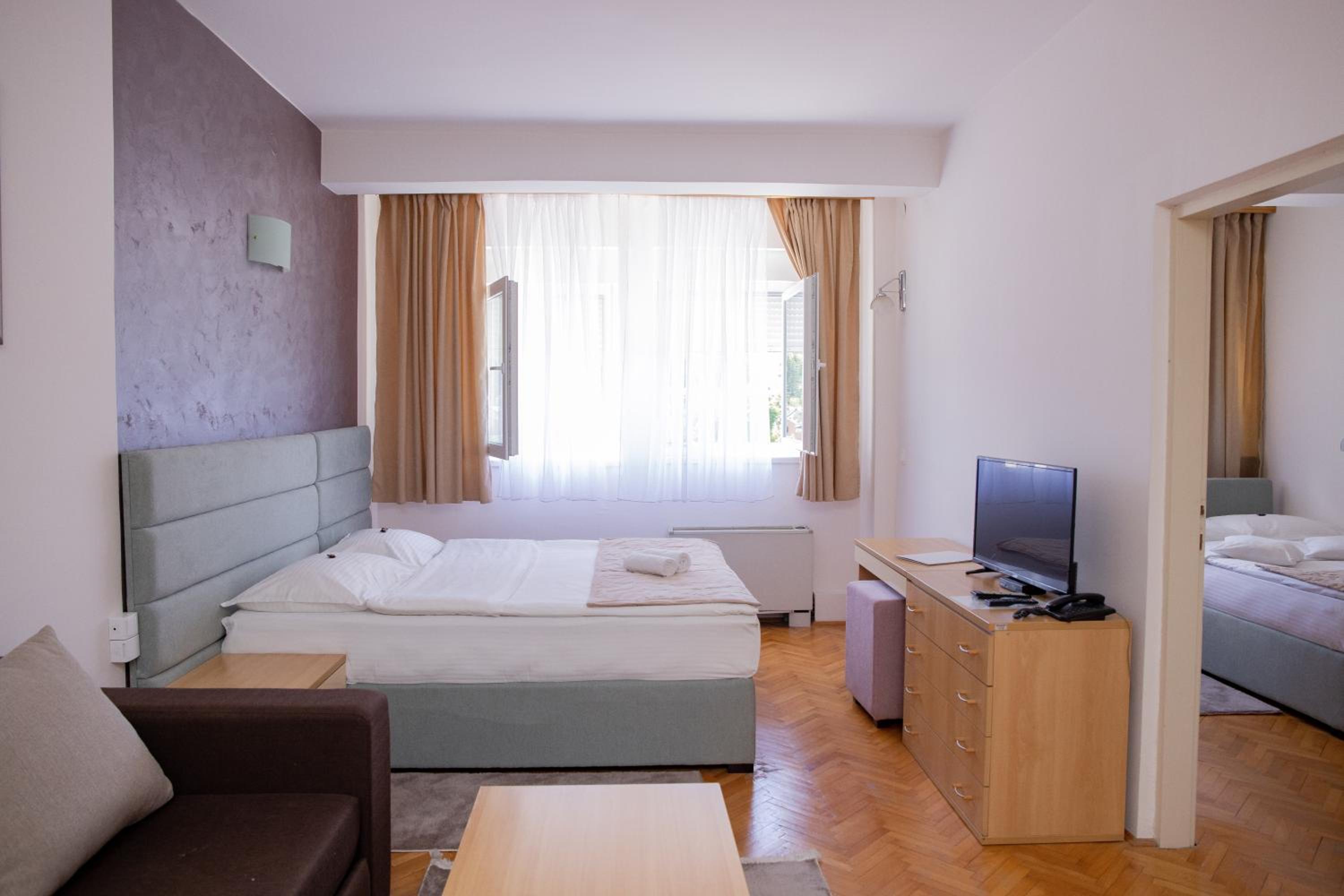 Motel New Sanatron