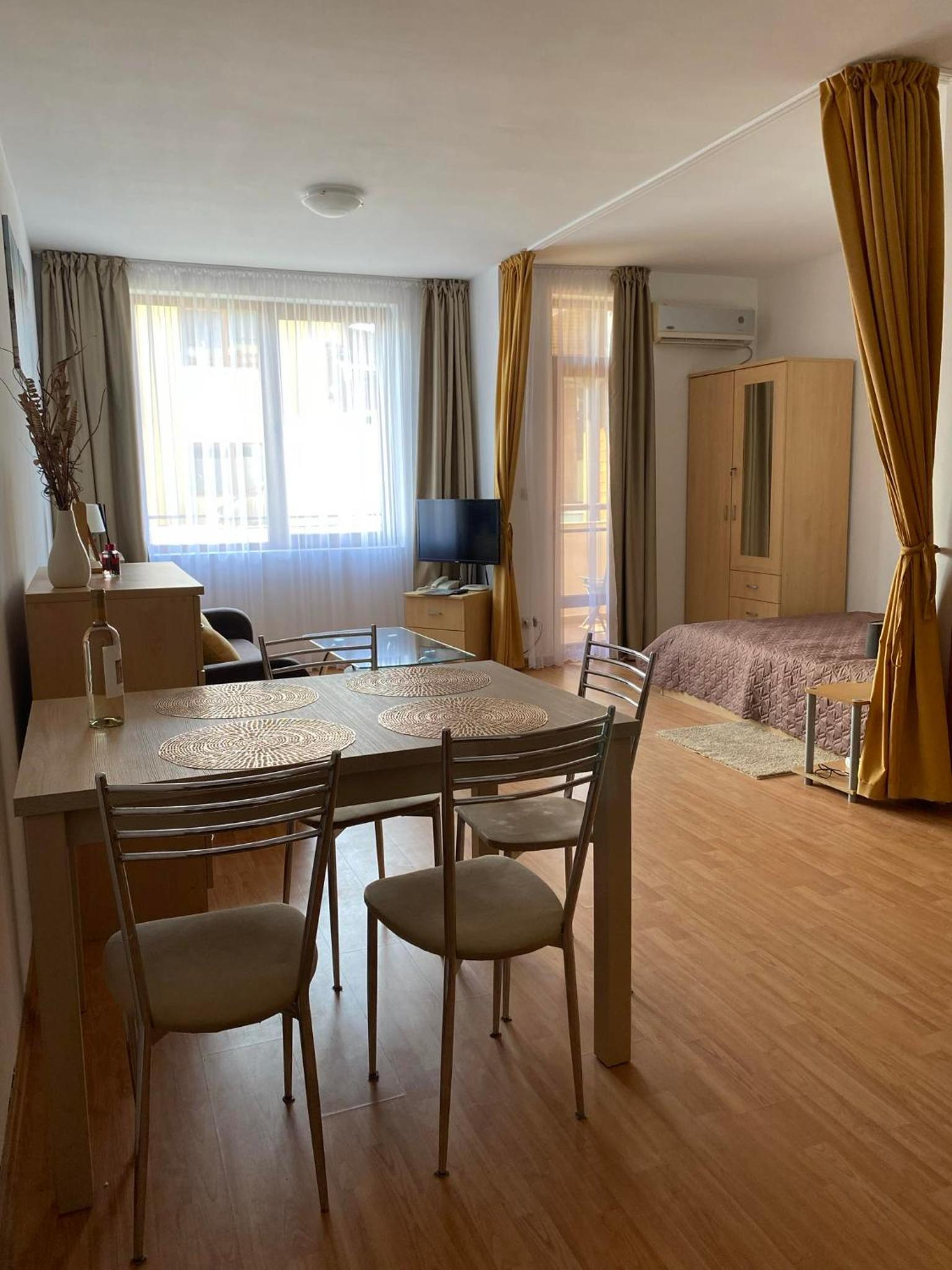 Apartament Paradise Place in the Garden of Eden by the Beach