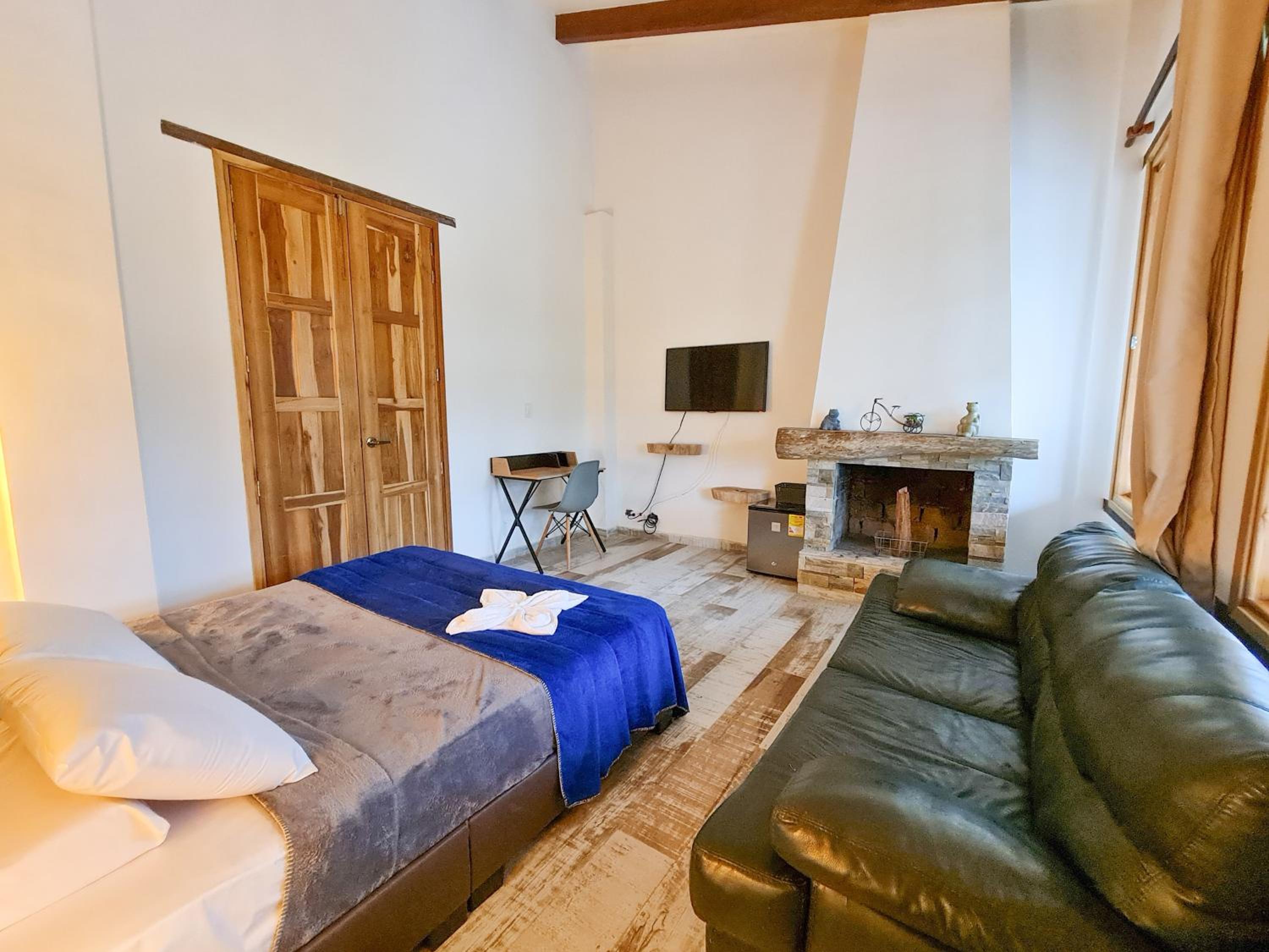 La Mercedes Cattaleya Hostal By Mh