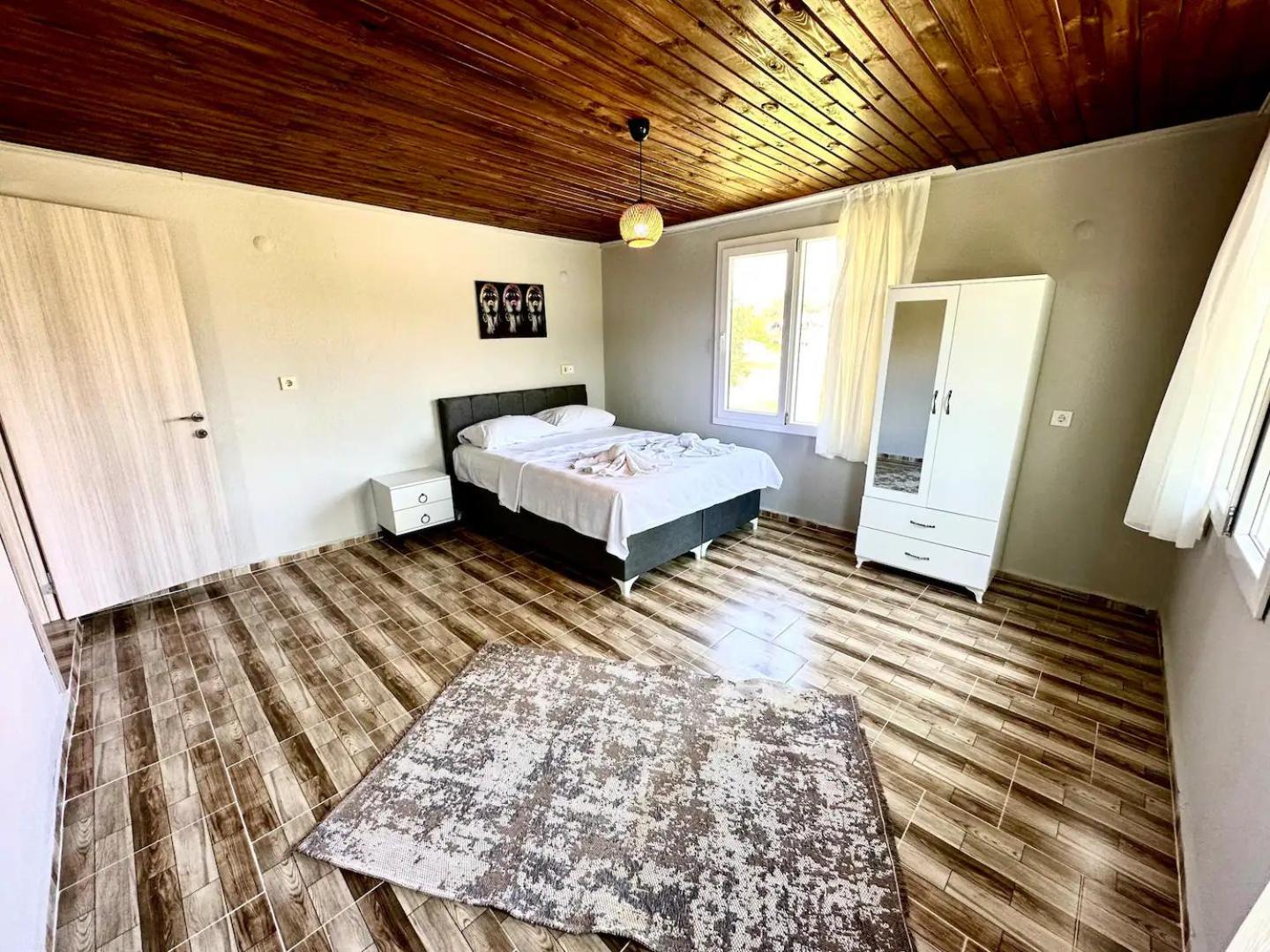 Castabus Homes