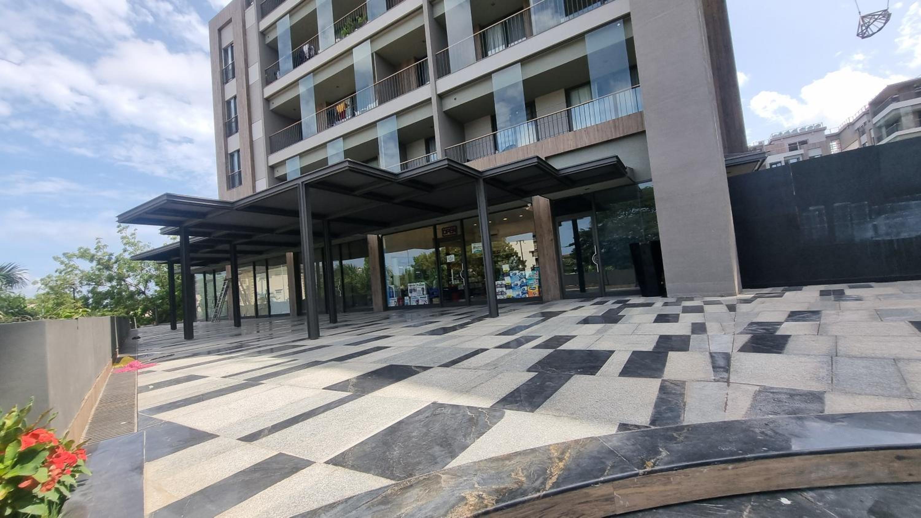 The Diamond in City Suites by Cozy view 2