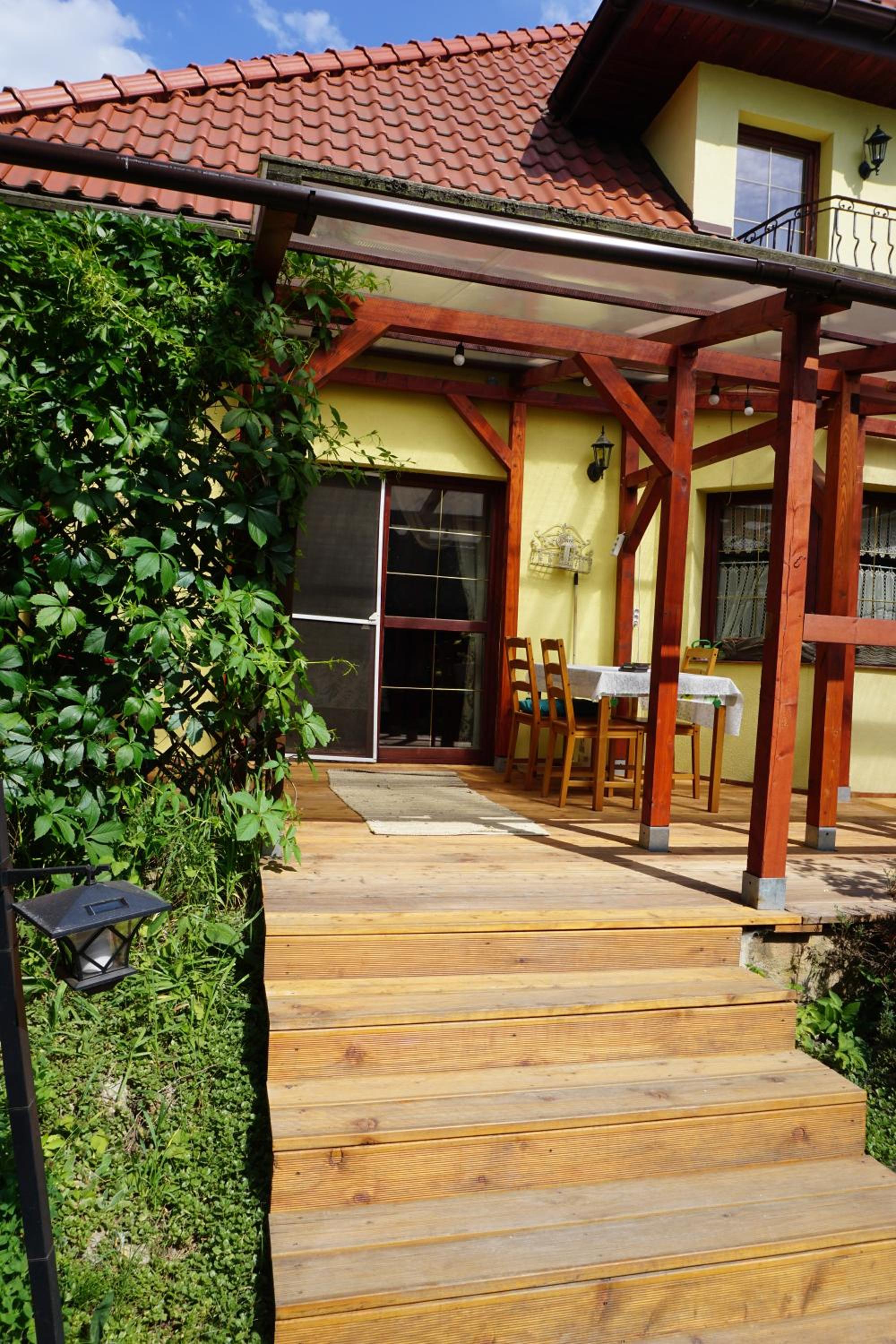 Comfortable house with garden