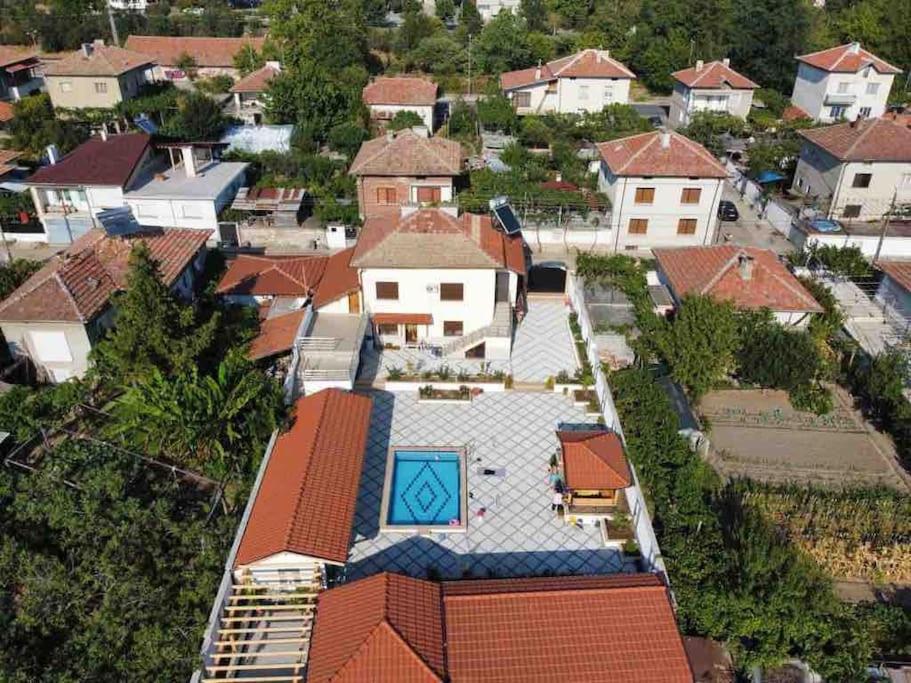 Boris House 5 bed Villa & Private Pool